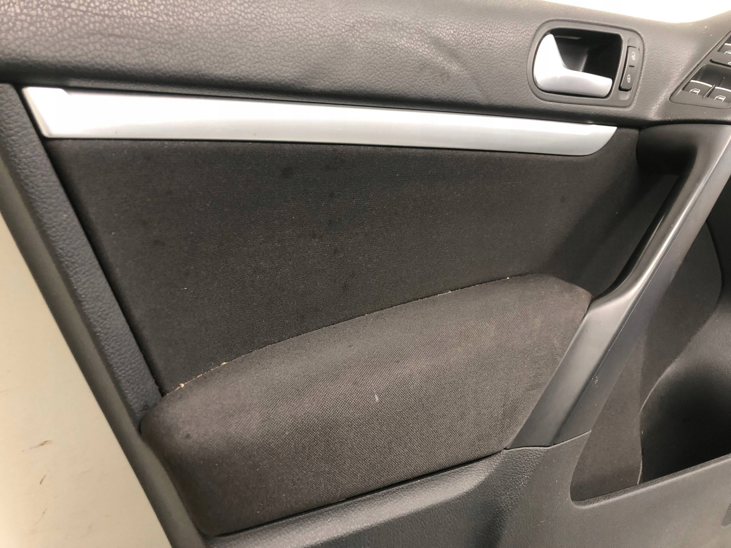 side door left front VW TIGUAN 5N0867011