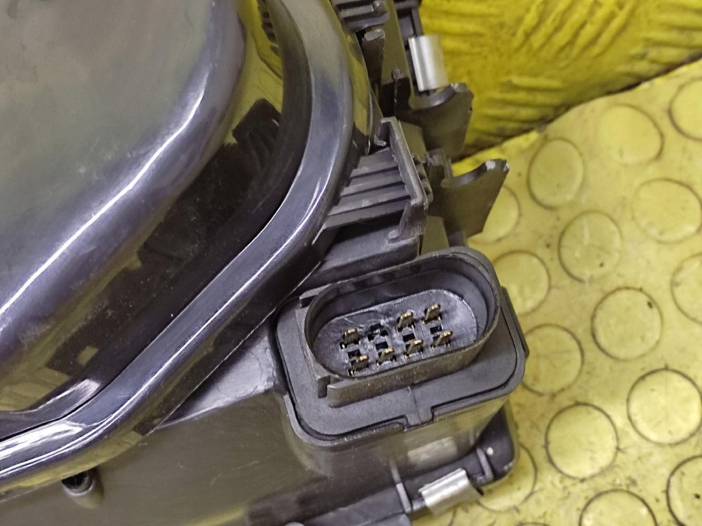 VW POLO III REFLEKTOR light right front