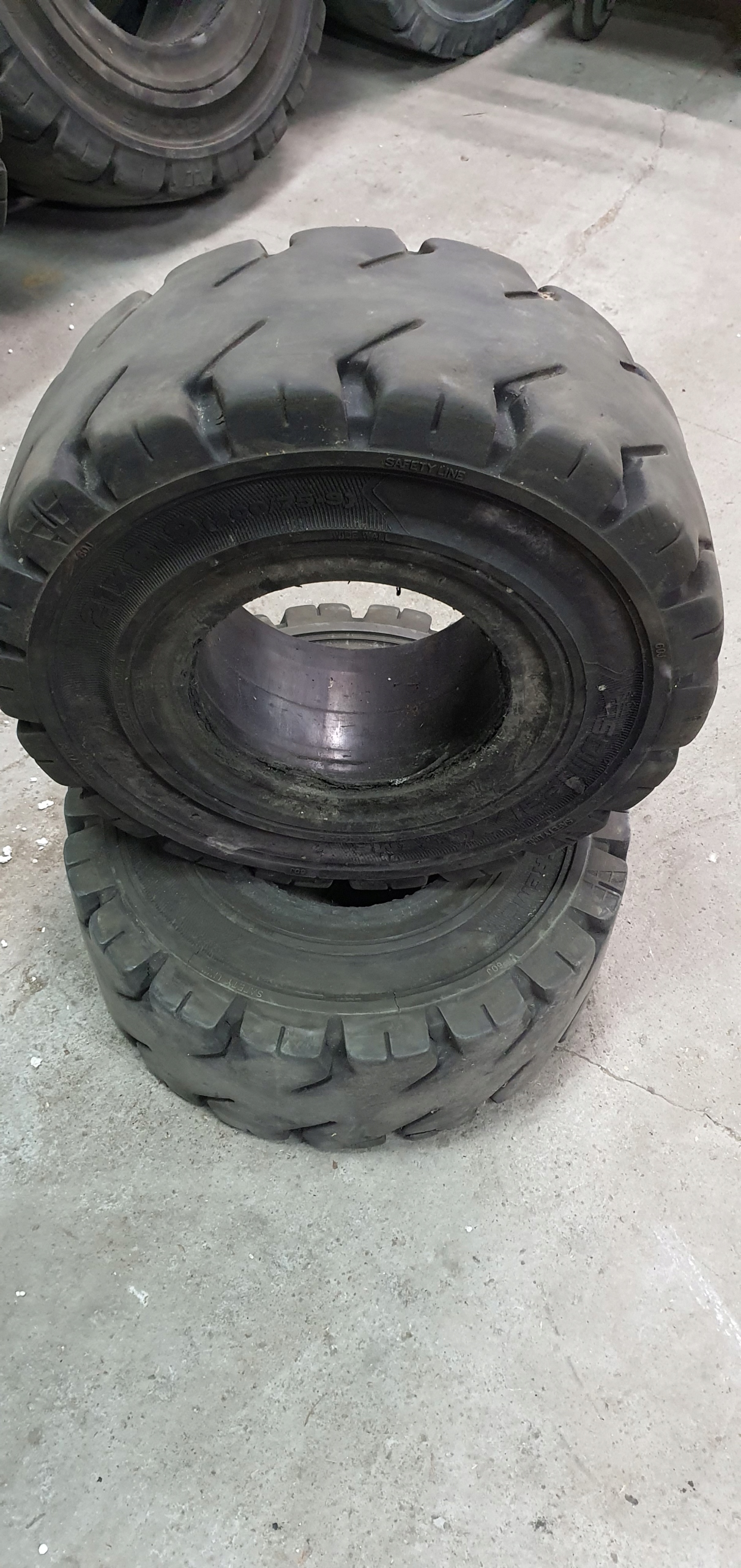 Opona pełna 21x8-9 Solideal X-treme Marka Solideal