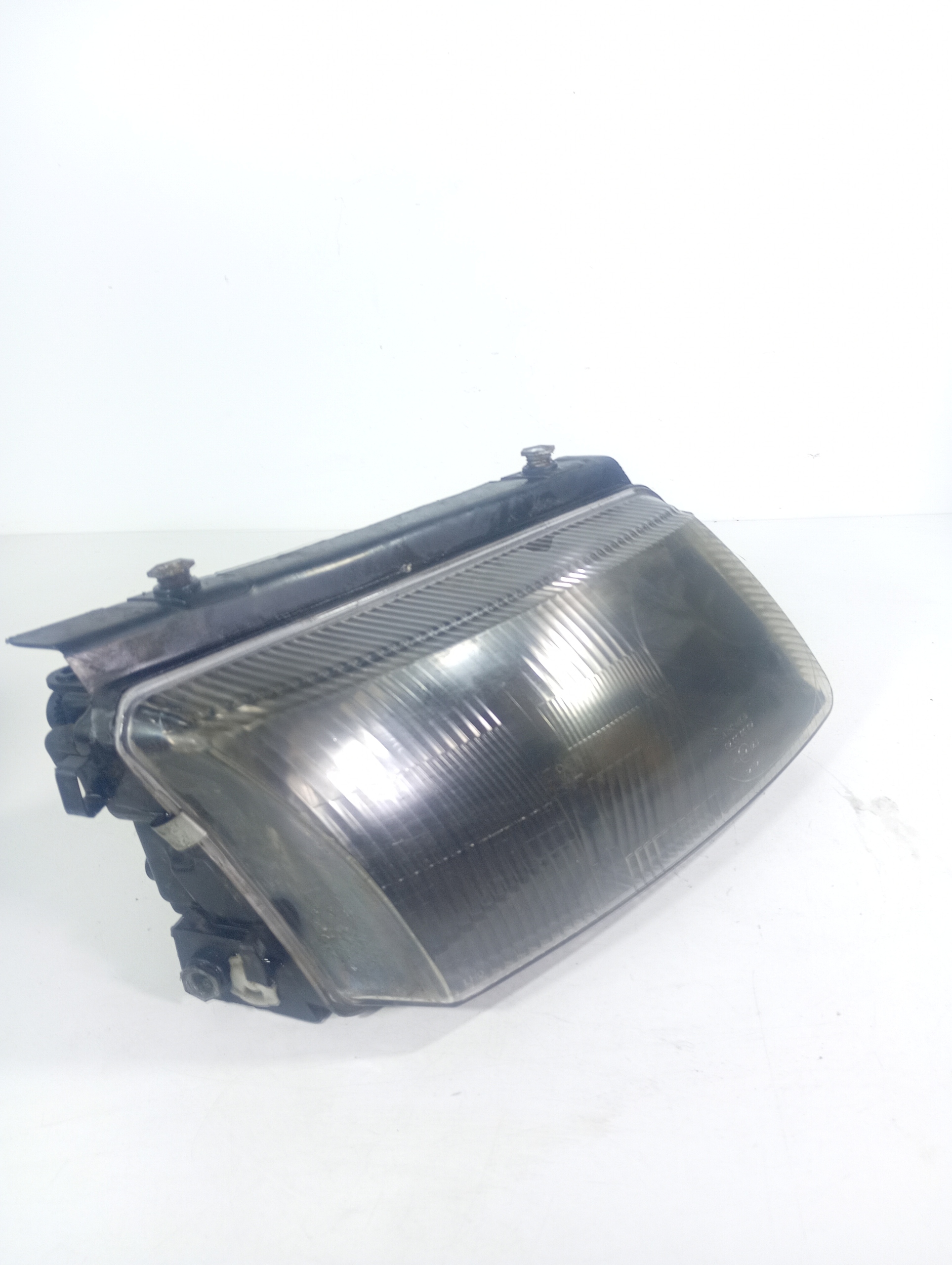 VW PASSAT B5 97-00 REFLEKTOR right front front OE 081411101R