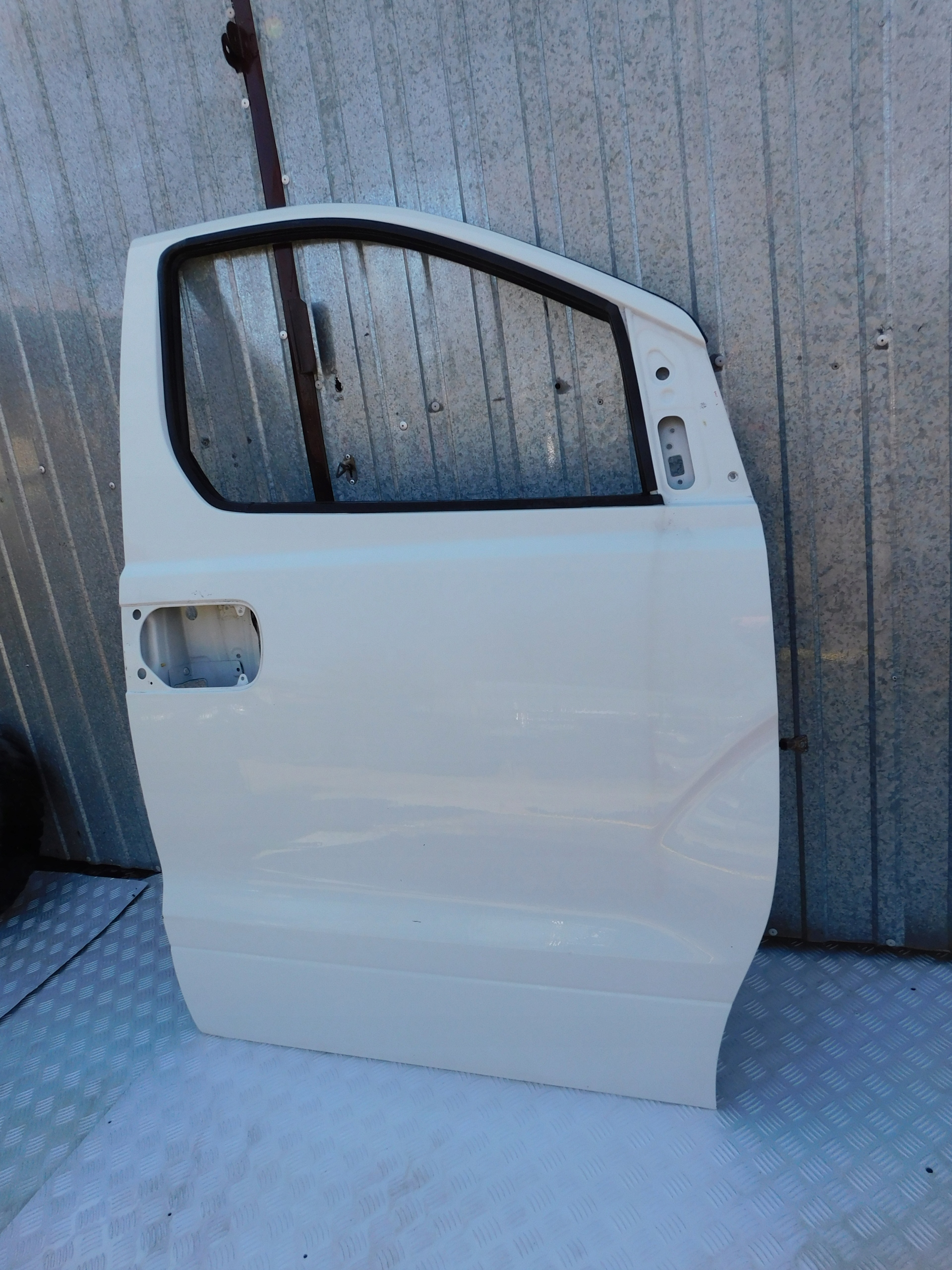 door right front Hyundai H1 Starex II Biale Bardzo nice