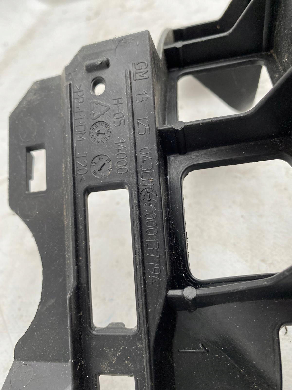 OPEL ZAFIRA B 05- Halter der Stoßstange links heck