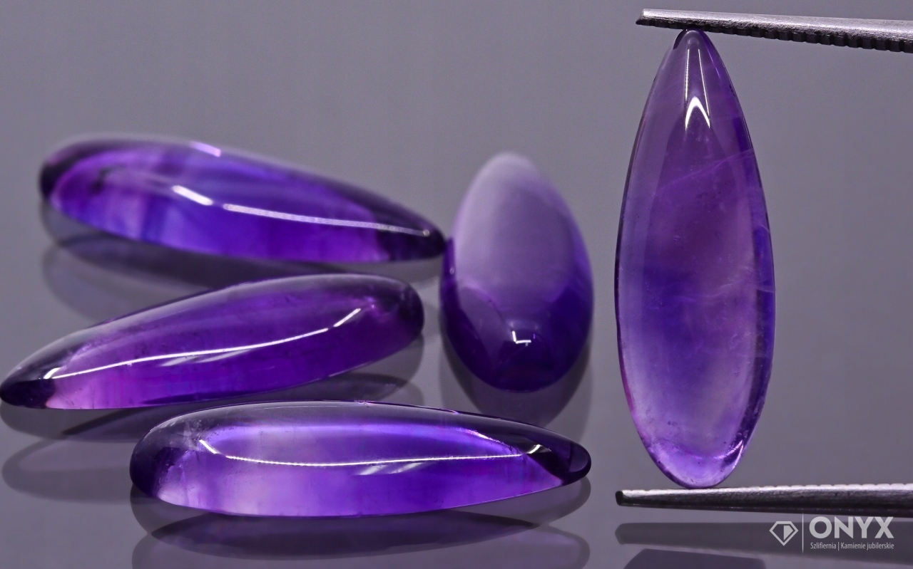 Ametyst A kabošon slza 20x7 mm