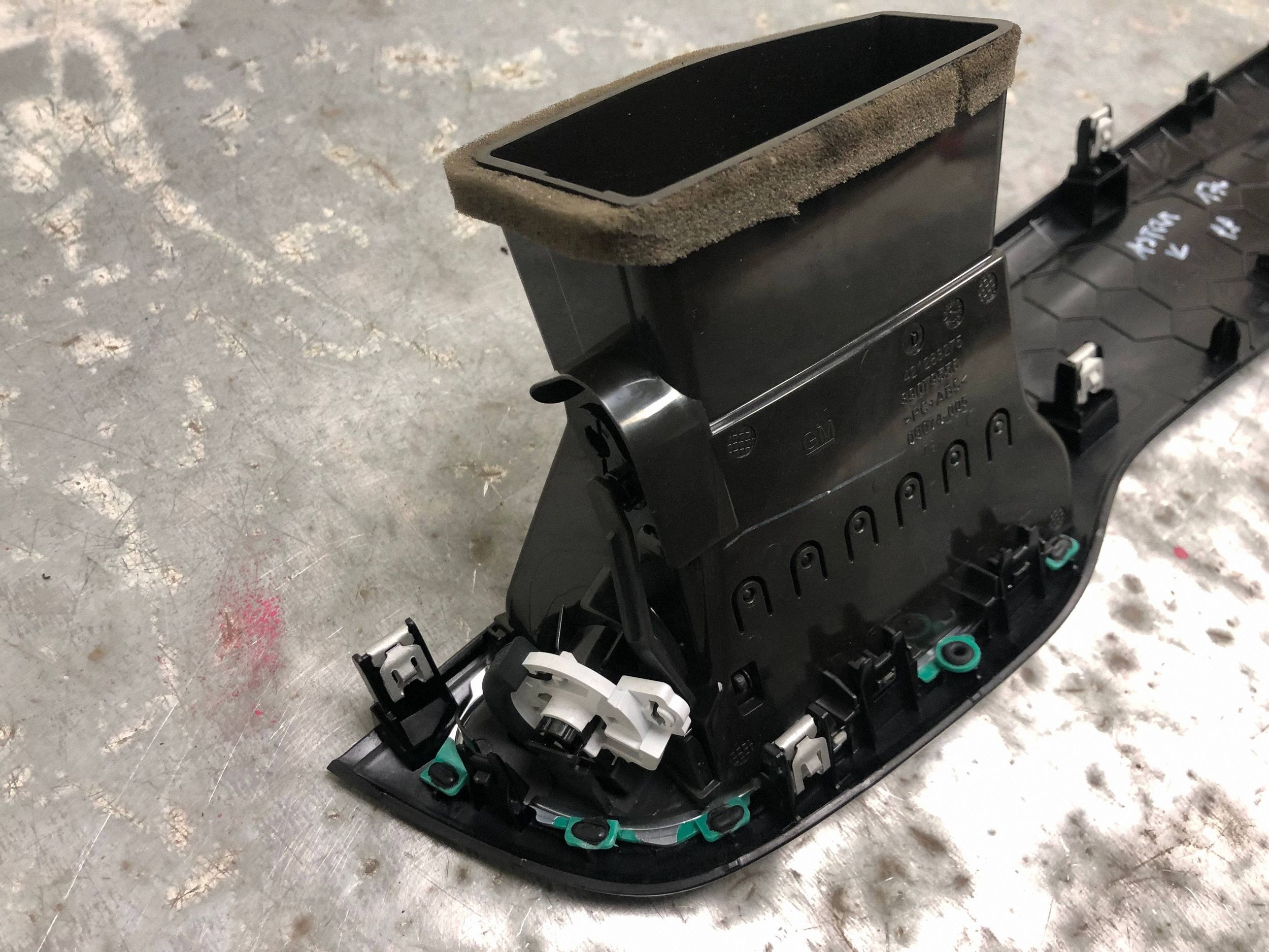 grid air conditioning devices DEKOR right front OPEL ASTRA K 39079604 39039739