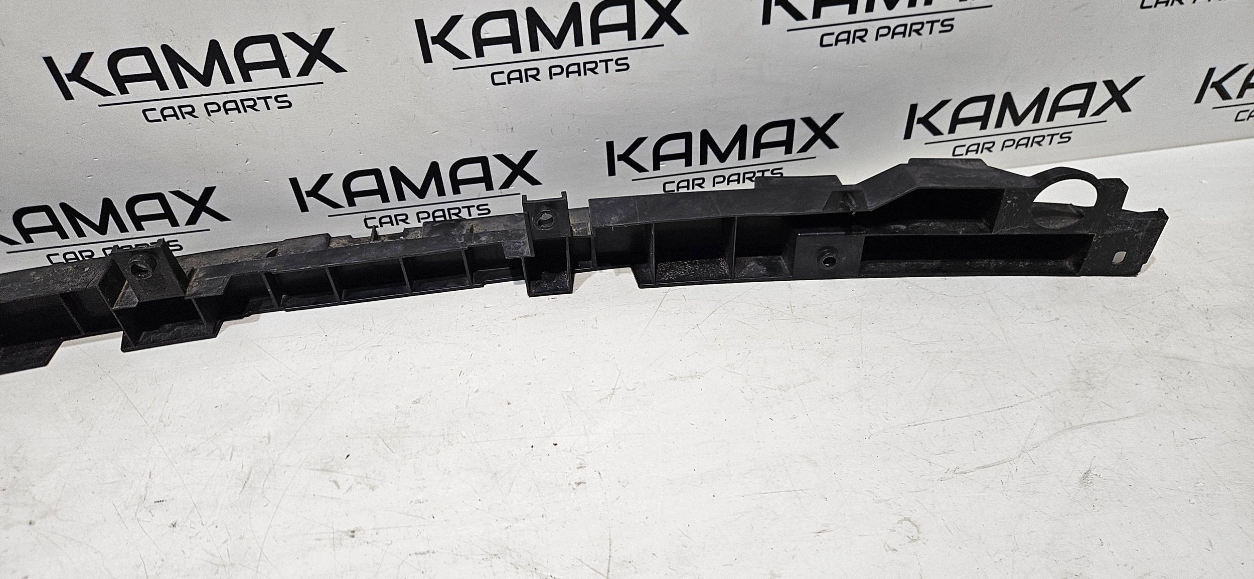 Absorber nárazníku předního předek Renault Clio V 620900494R