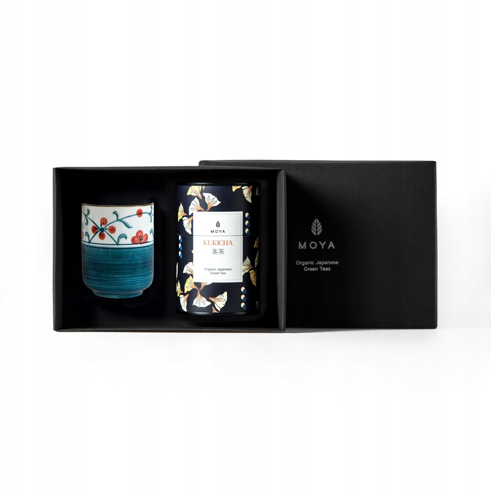 Levně Dárková sada – organický zelený čaj Moya Kukicha a hrnek Sanza