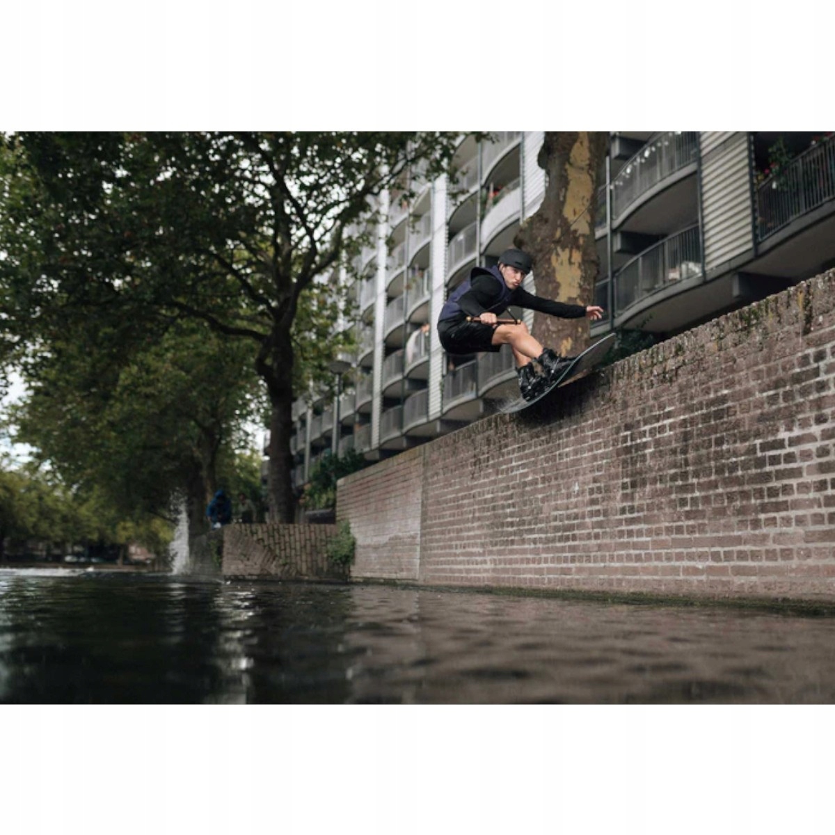 Kask Mystic Vandal Pro Dark Olive M/L Kolor dominujący czarny