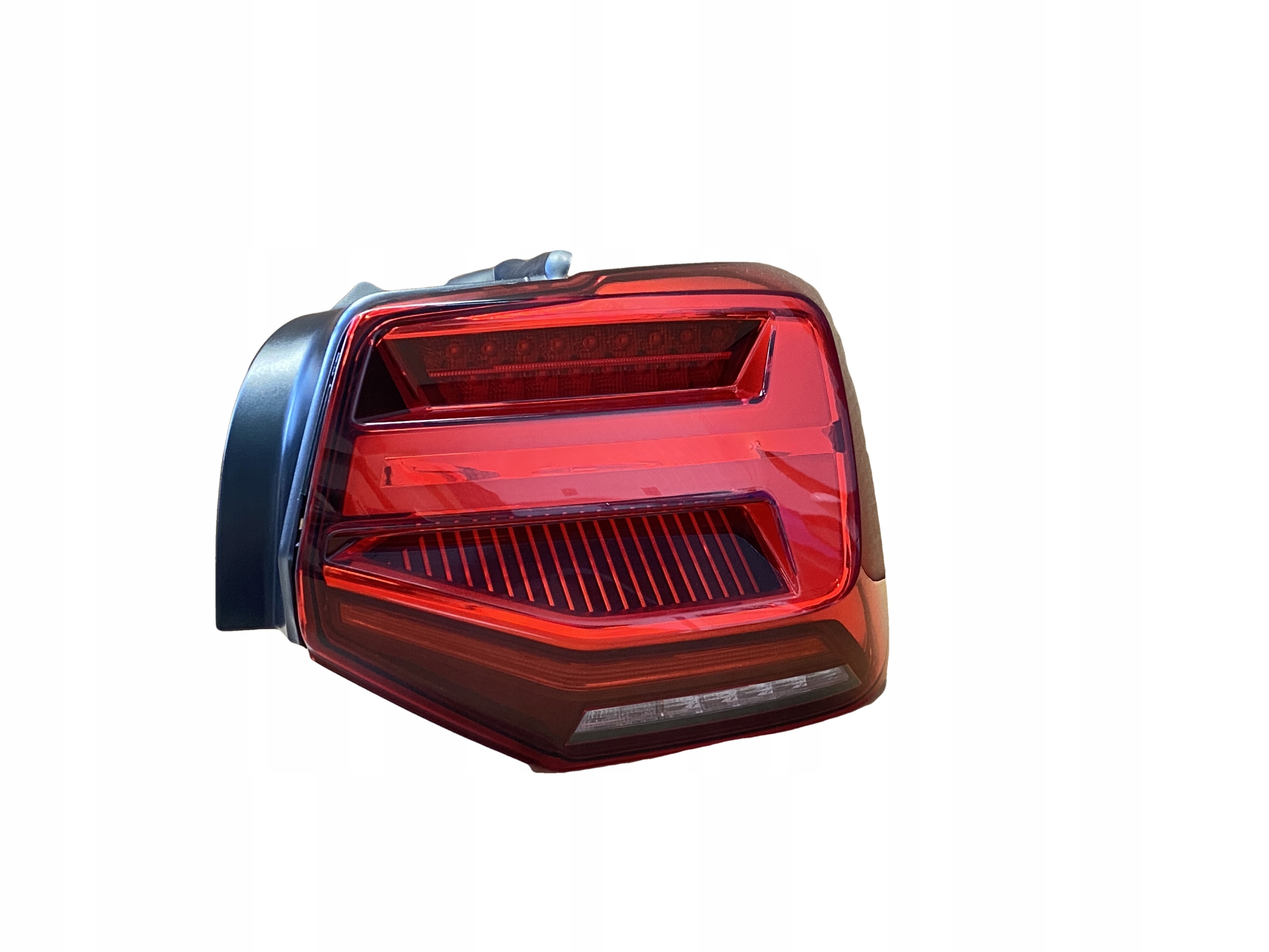 AUDI Q2 light right rear part 81A945092B