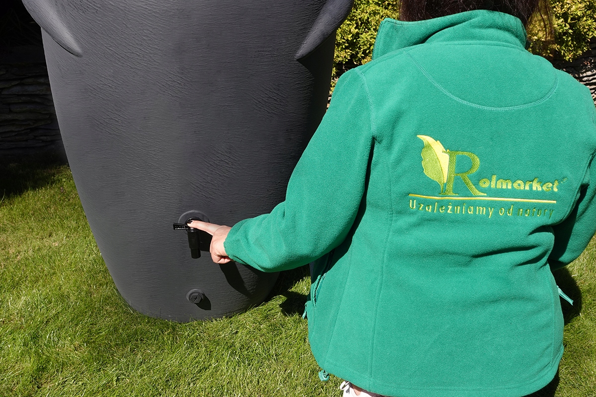 Pojemnik BECZKA ZBIORNIK na deszczówkę 360L ZESTAW PRZYŁĄCZY kran ŁAPACZ Wysokość produktu 120 cm