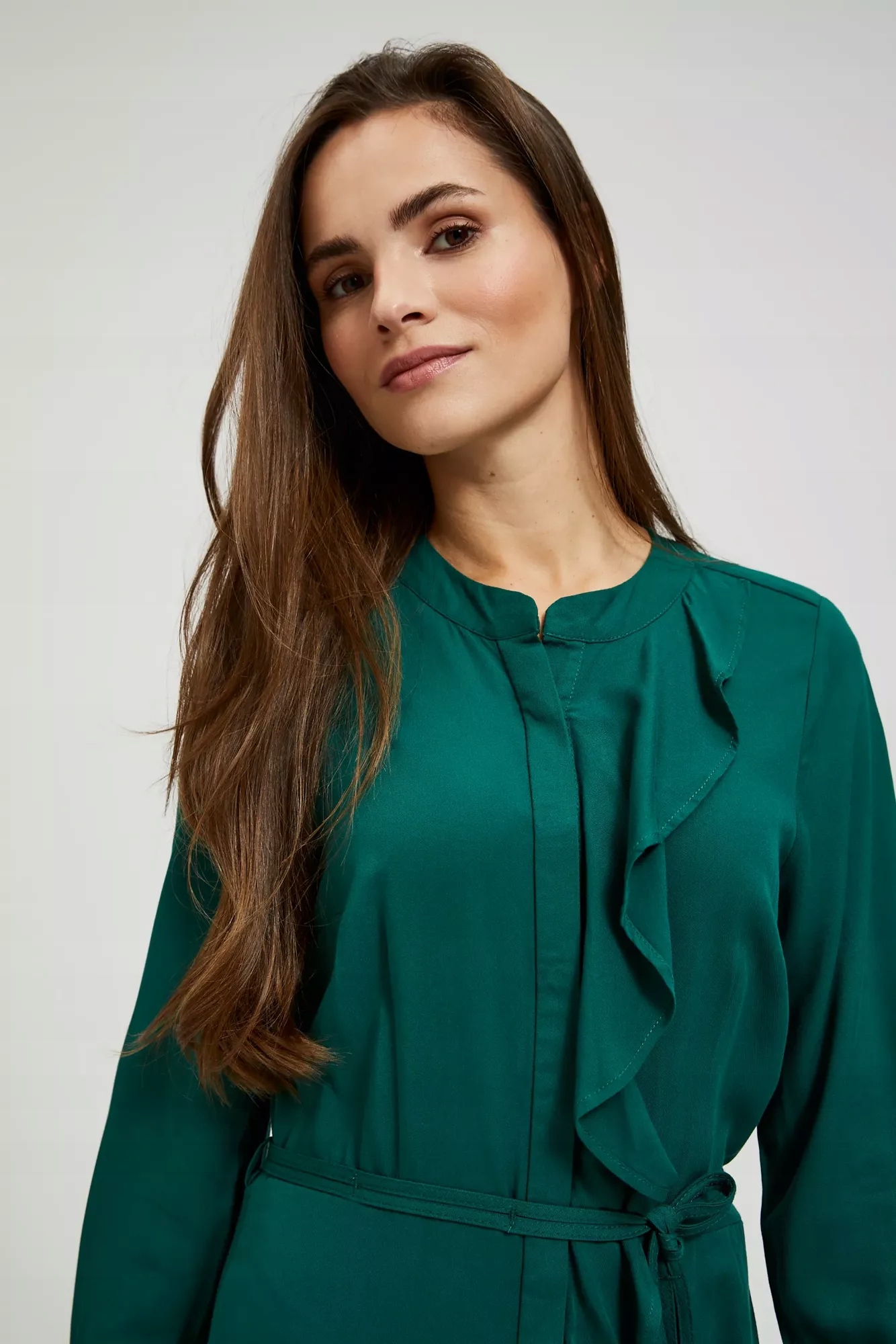 Sukienka midi z falbaną XS od MOODO Rozmiar XS