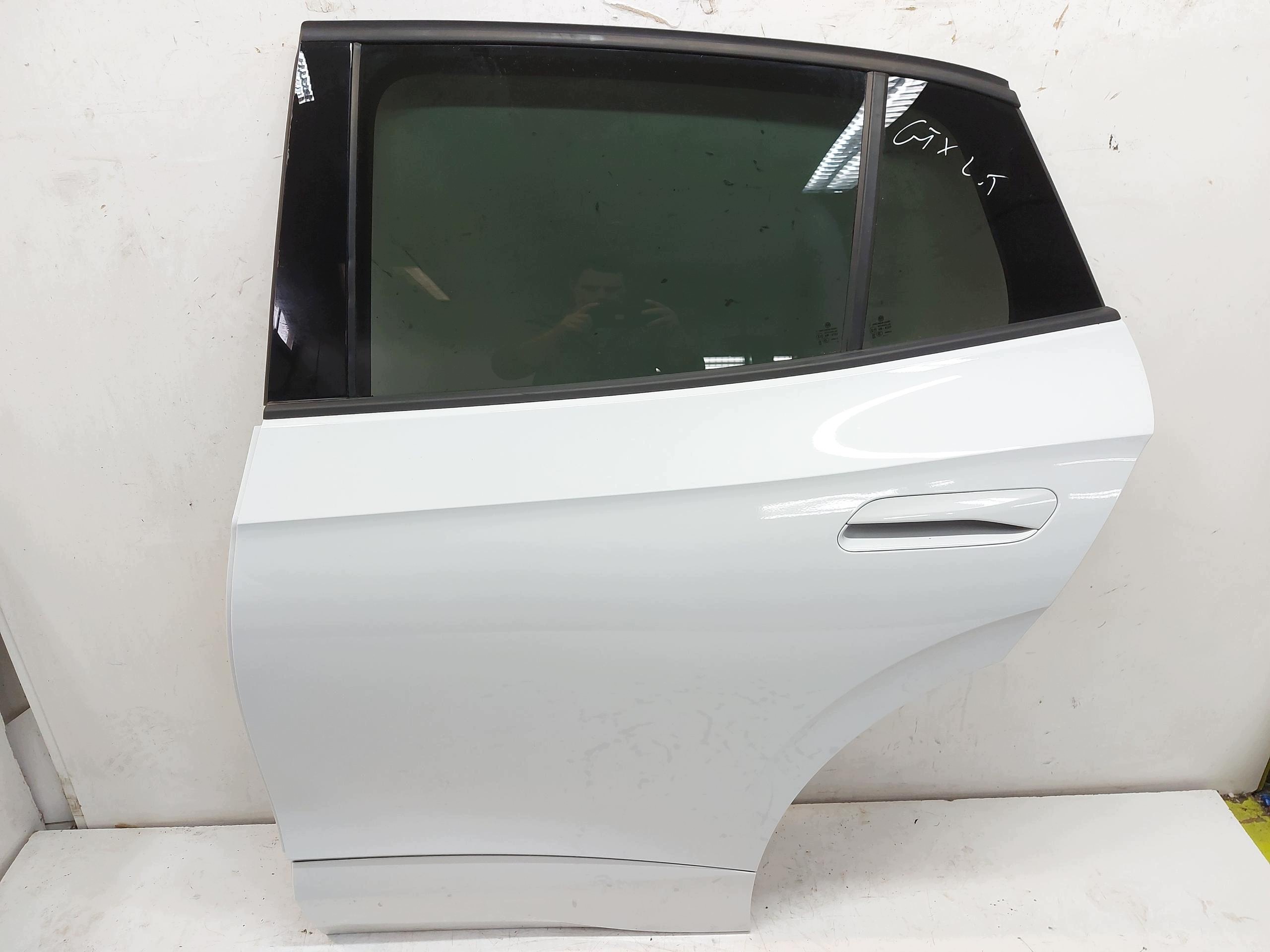 VW ID5 GTX 11E door left rear part LS9R