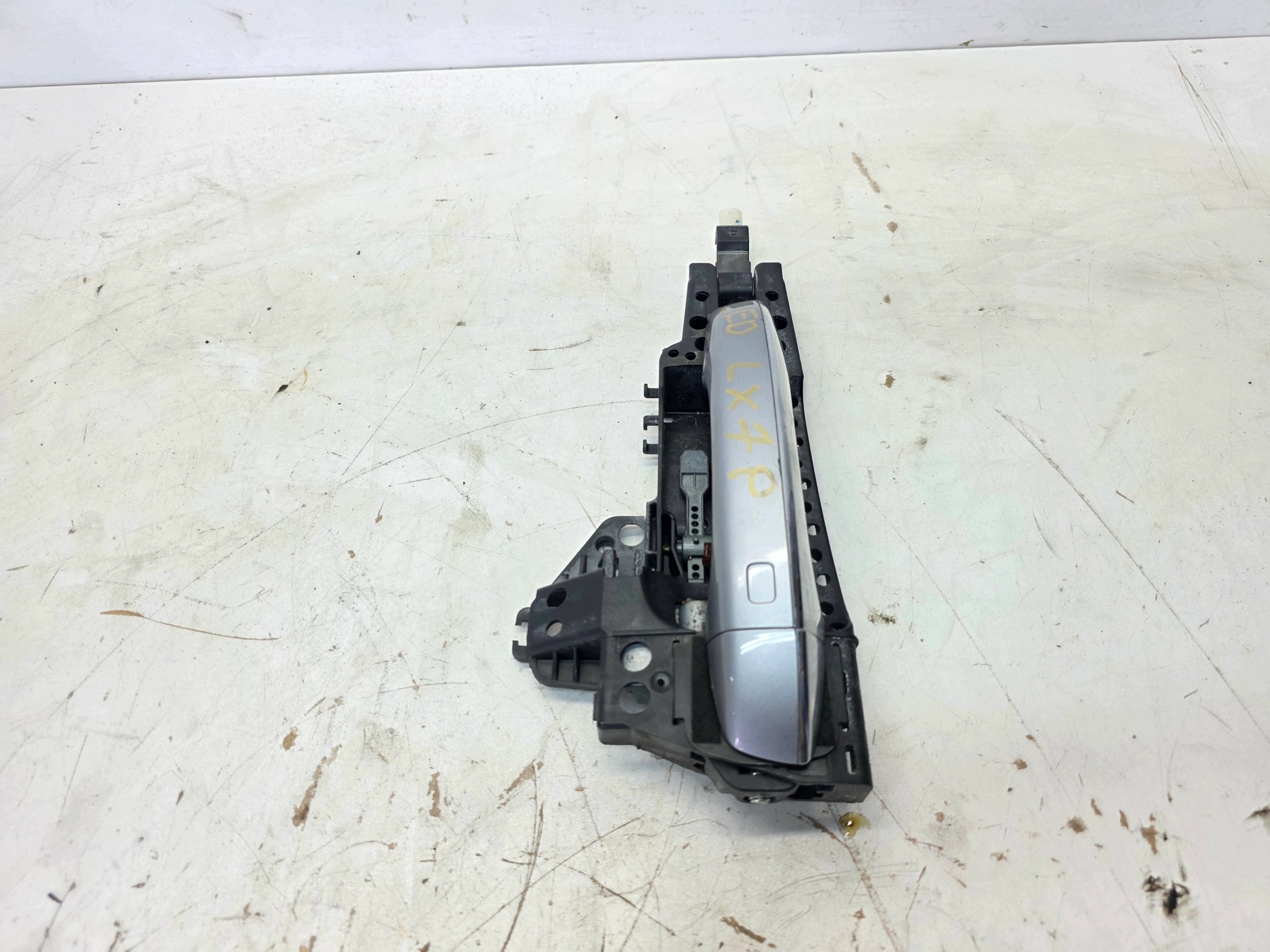 handle left AUDI A6 A7 A8 4H0837885 LX7P KEEYLES LED