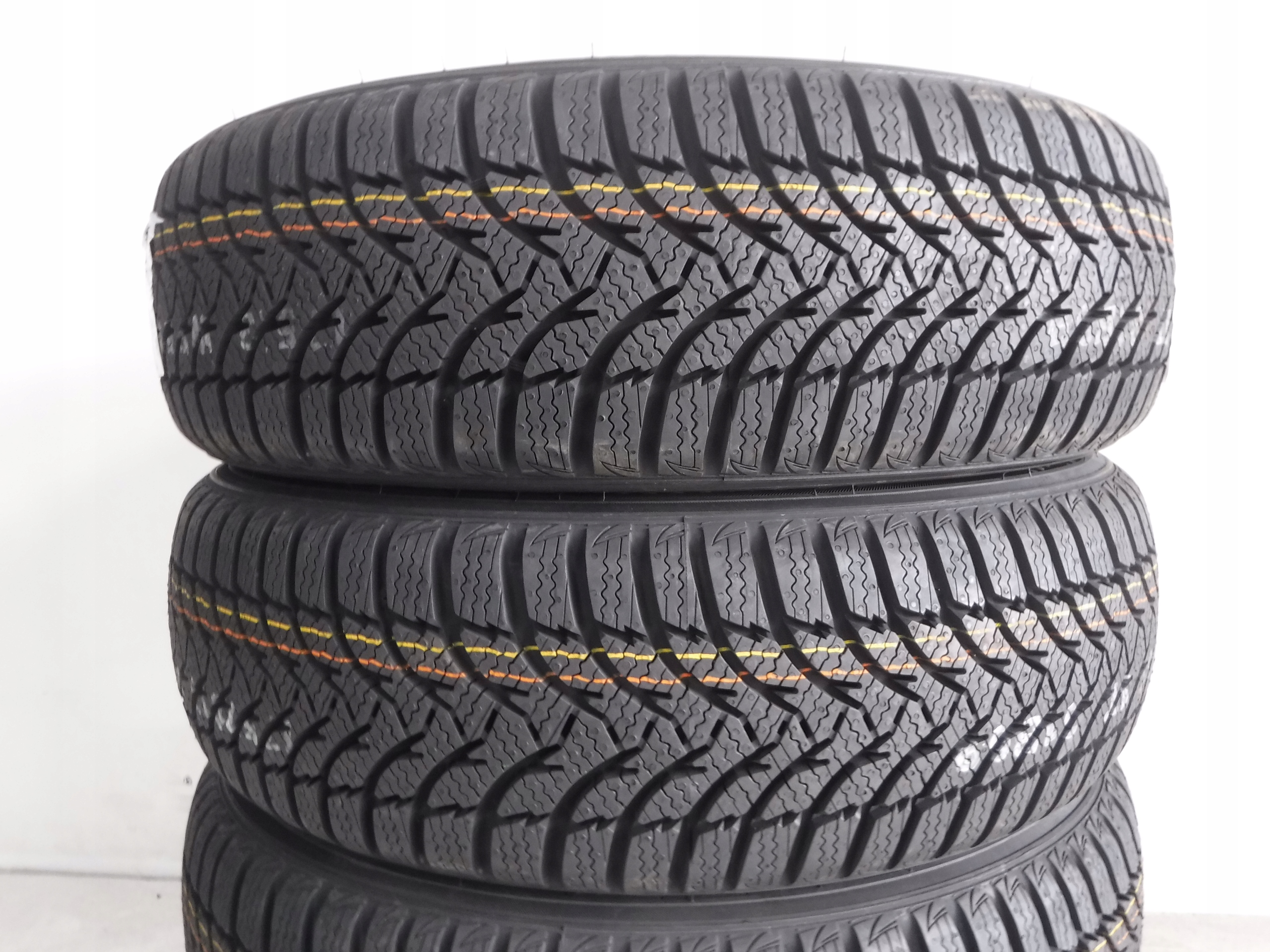 OPONY ZIMOWE 175/70/13 82T KUMHO WINTER CRAFT WP51
