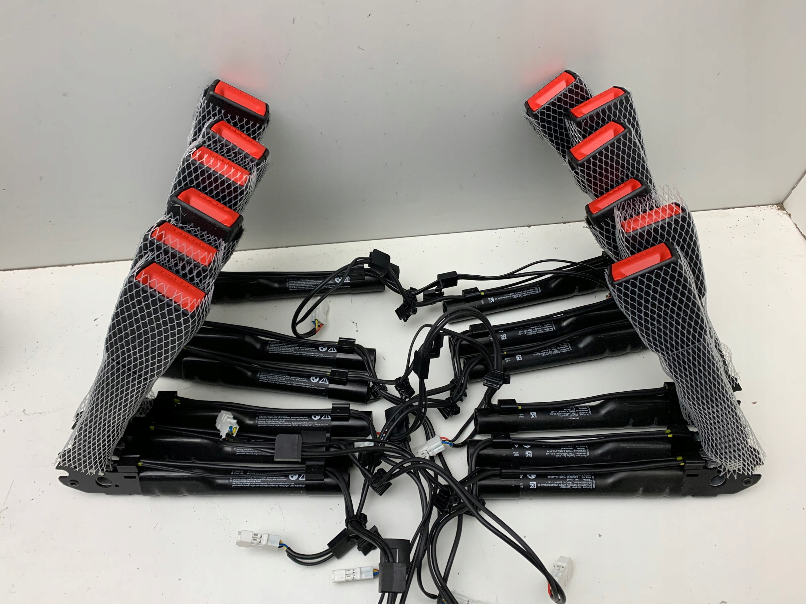 89415684 - BMW F20 F21 F22 F23 натяжитель ремня правый новый ORI.