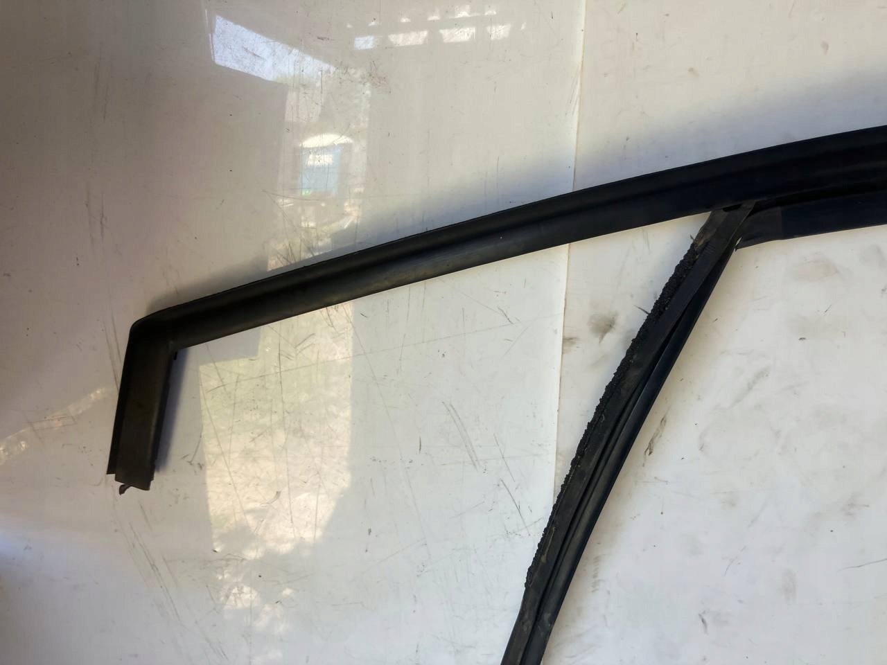 frame gasket door left front RENAULT CLIO IV 803319532R