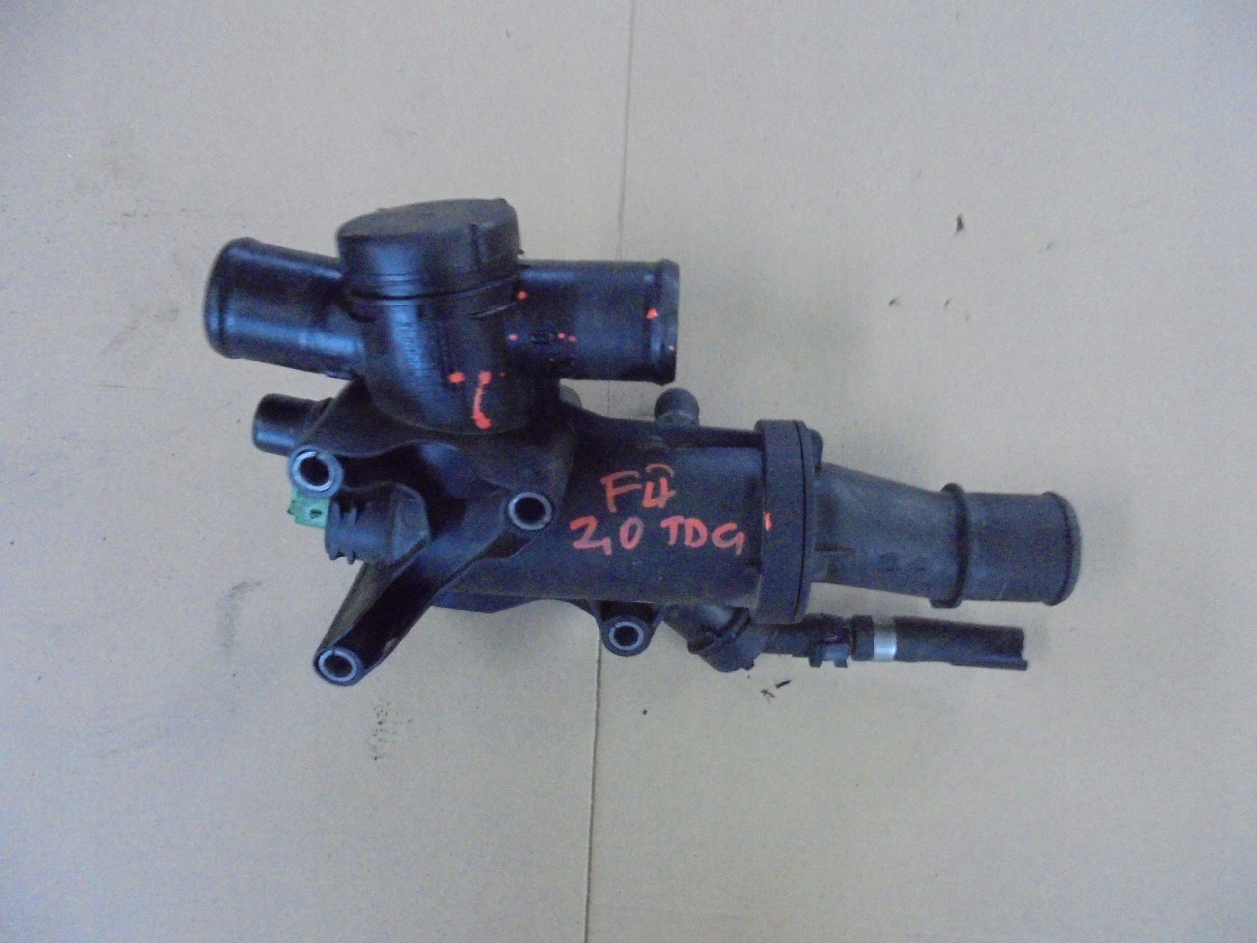 TERMOSTAT OBUDOWA FORD FOCUS MK2 2.0 TDCI