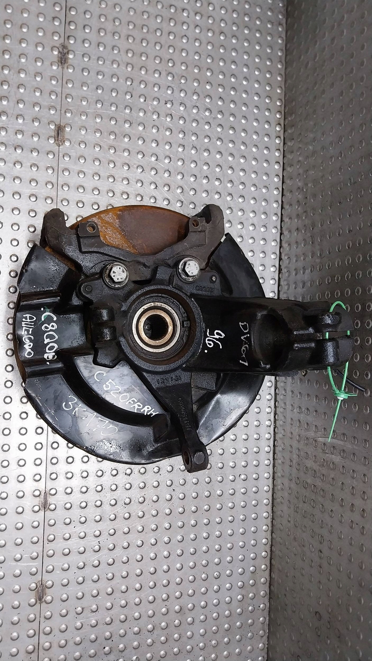 otoč čepu pravý předek DV61-3K170-CAA FORD KUGA MK2