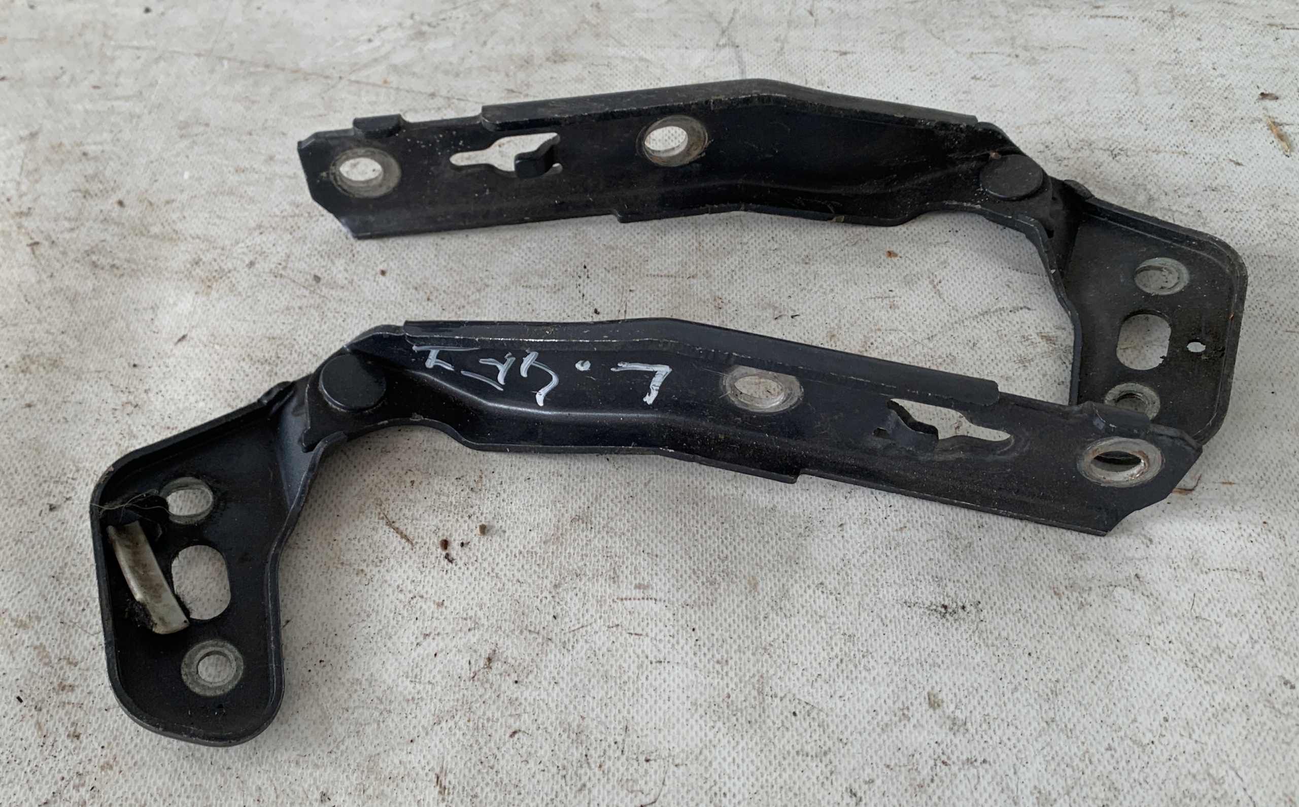 # hinge bonnets right + left AUDI A6 C6