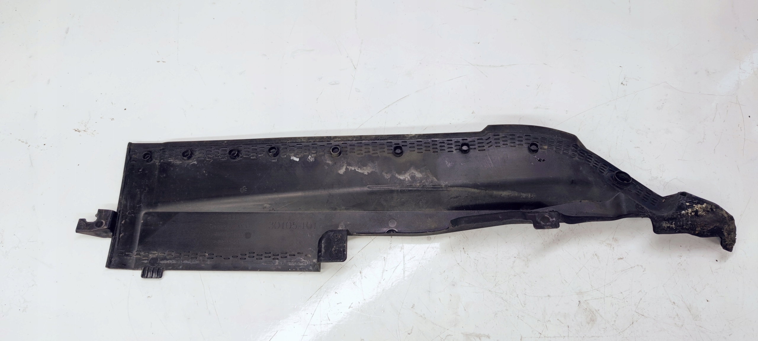 cover under the window left AUDI A8 D4 4H0819335