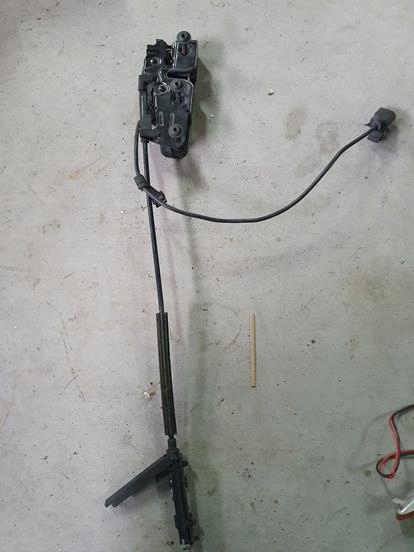 8K0823509F, 8R1823531 - AUDI Q5 замок капота трос 8K0823509F