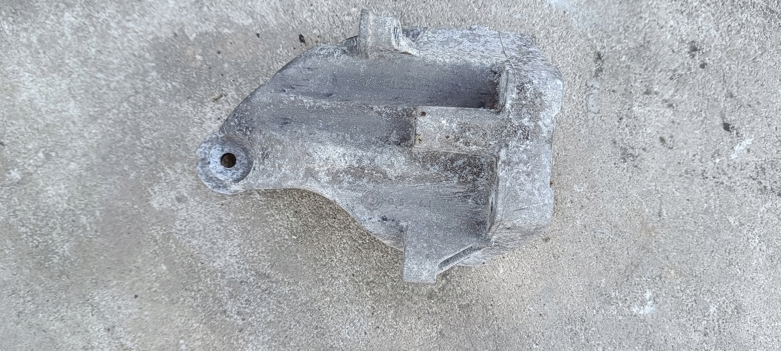 holder engine mount MERCEDES SPRINTER 2.2 CDI A6512231704
