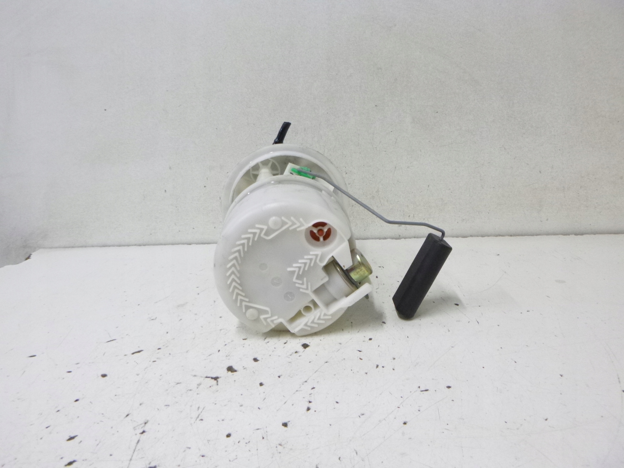 feed pump Dacia Logan 1.4 2004r 8200307403