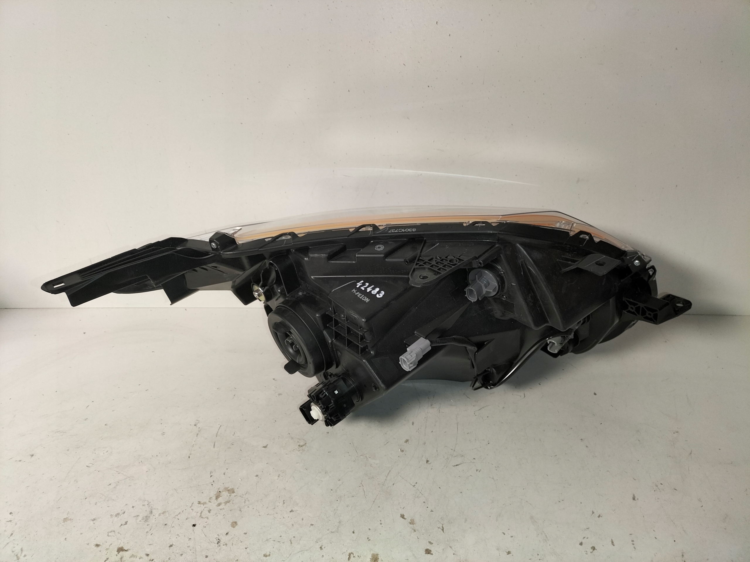 light front reflektor left MITSUBISHI L200 15-19 FIAT FULLBACK 16