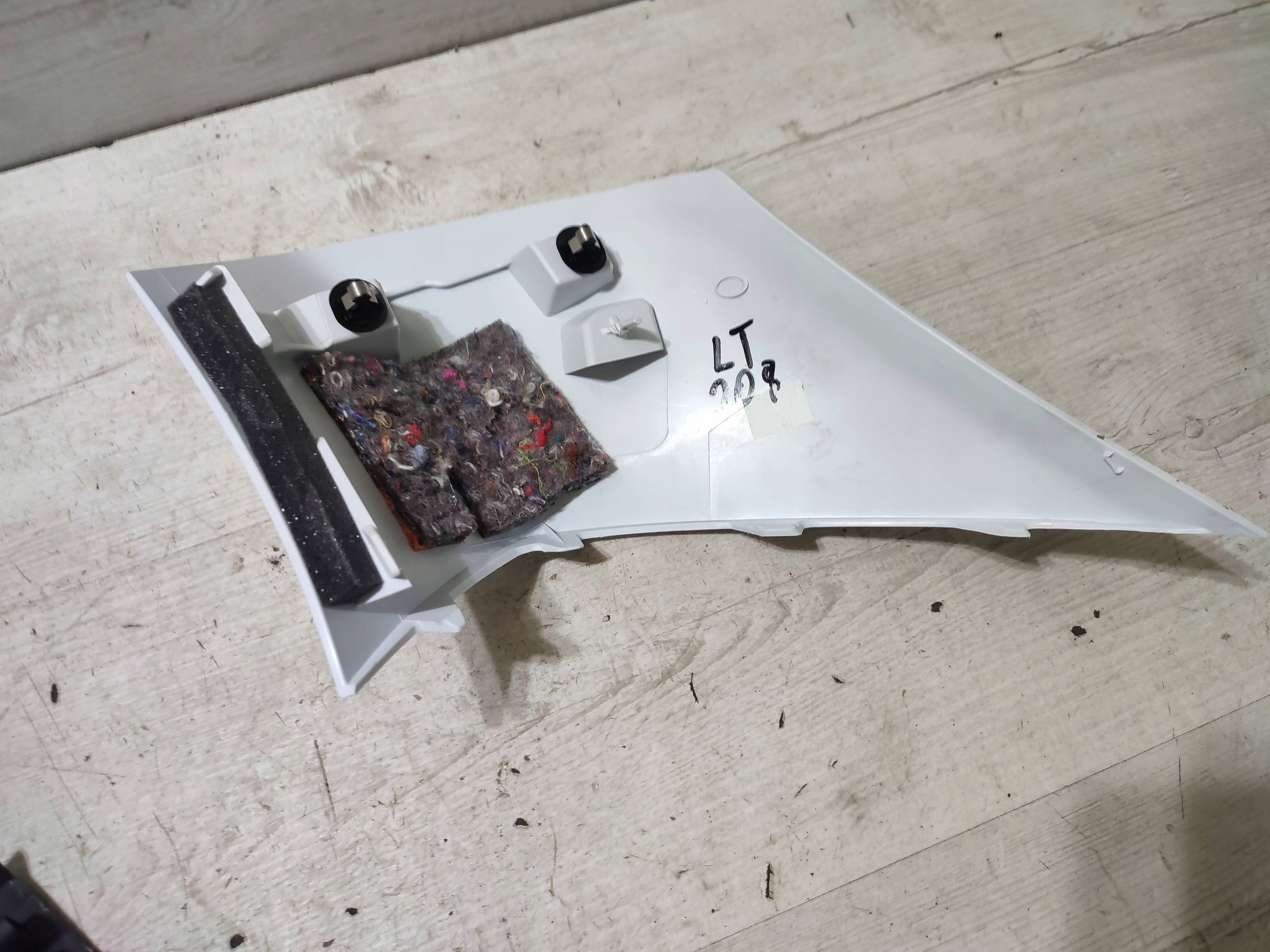 Peugeot 308 2019 rear part side left cover upper slupka / D