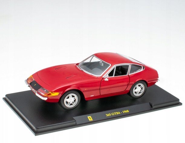 Ferrari 365 GTB4 1968 1:24 Edicola Itálie