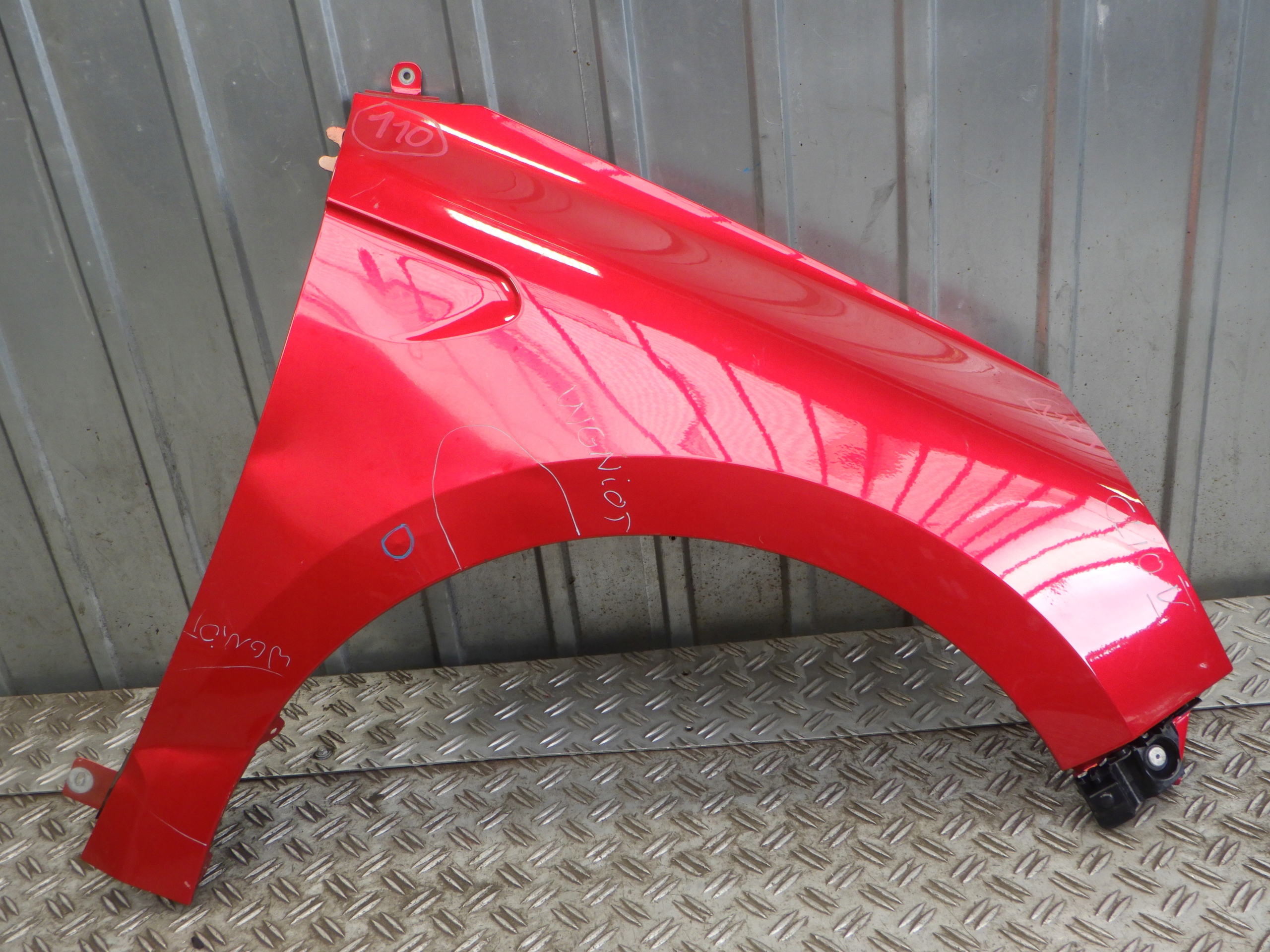 CLIO V 5 BŁOTNIK PRAWY PRZÓD PRZEDNI