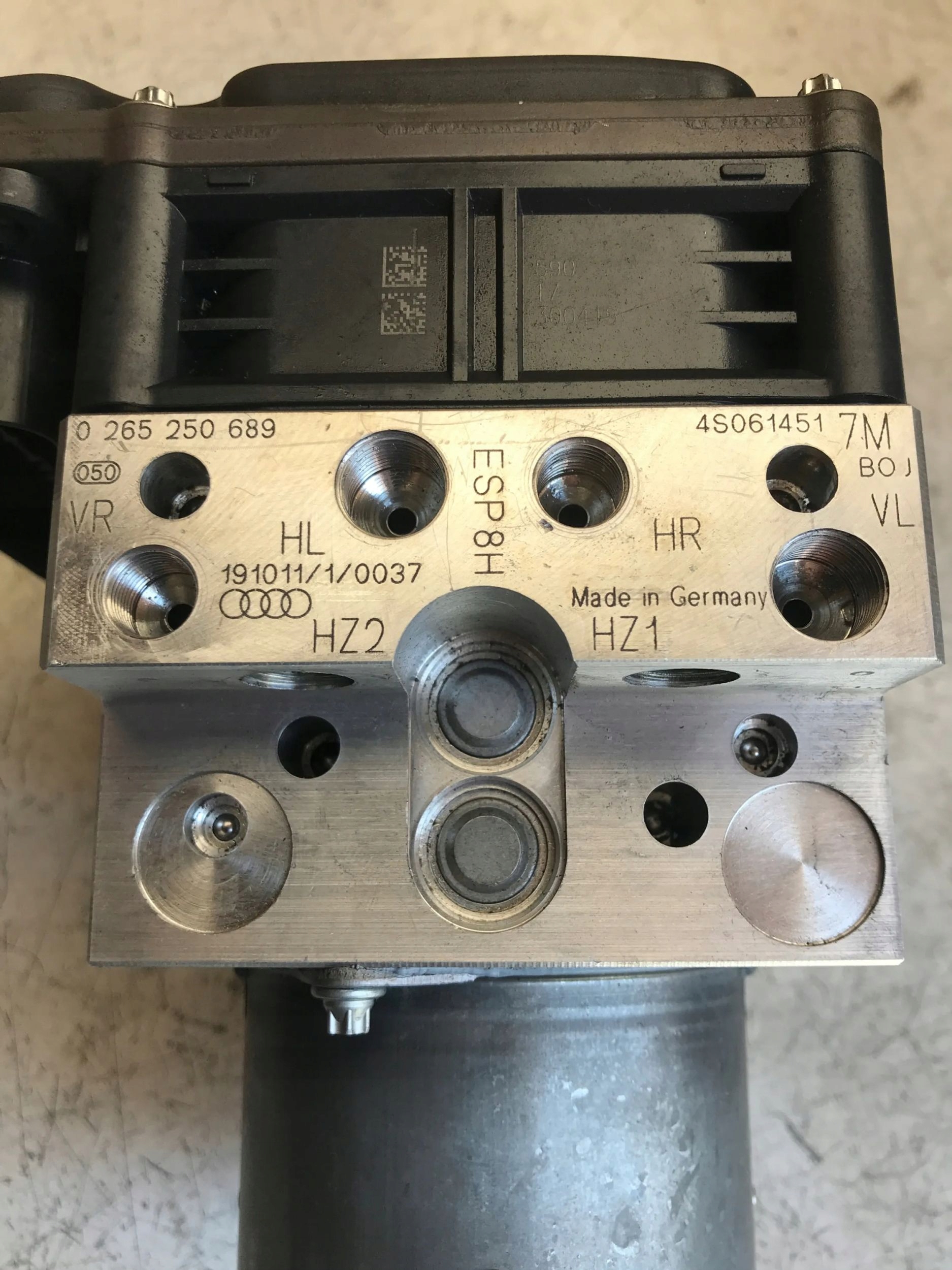 AUDI R8 plus 4S 5.2 pump ABS brake 4S0907379J