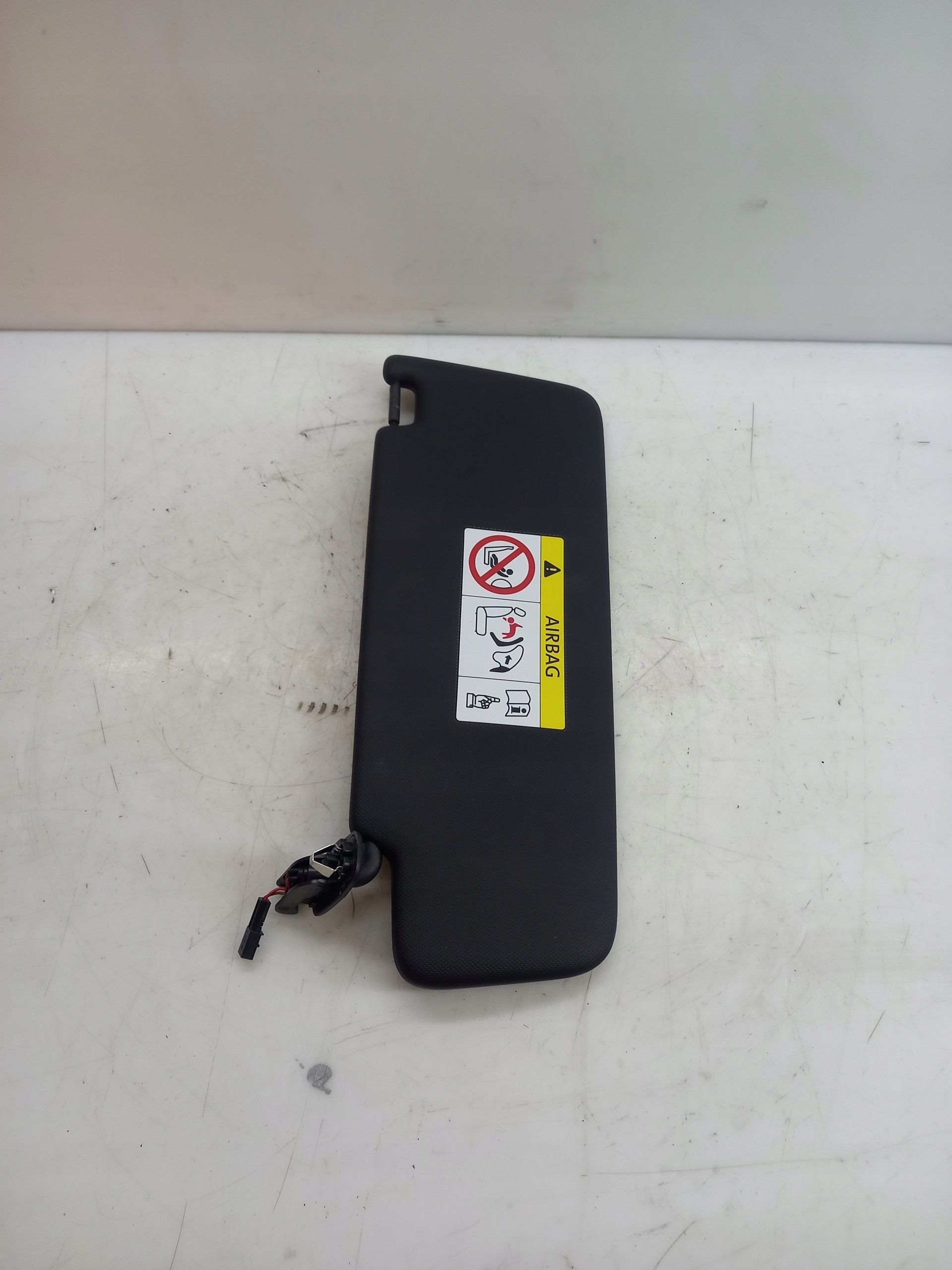 Osłona przeciwsłoneczna P Audi OE 8W0857552R