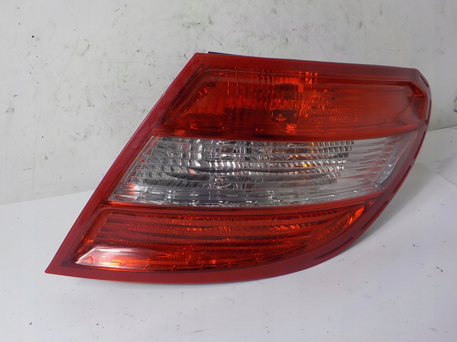 MERCEDES-BENZ W204 sedan light right rear part rear