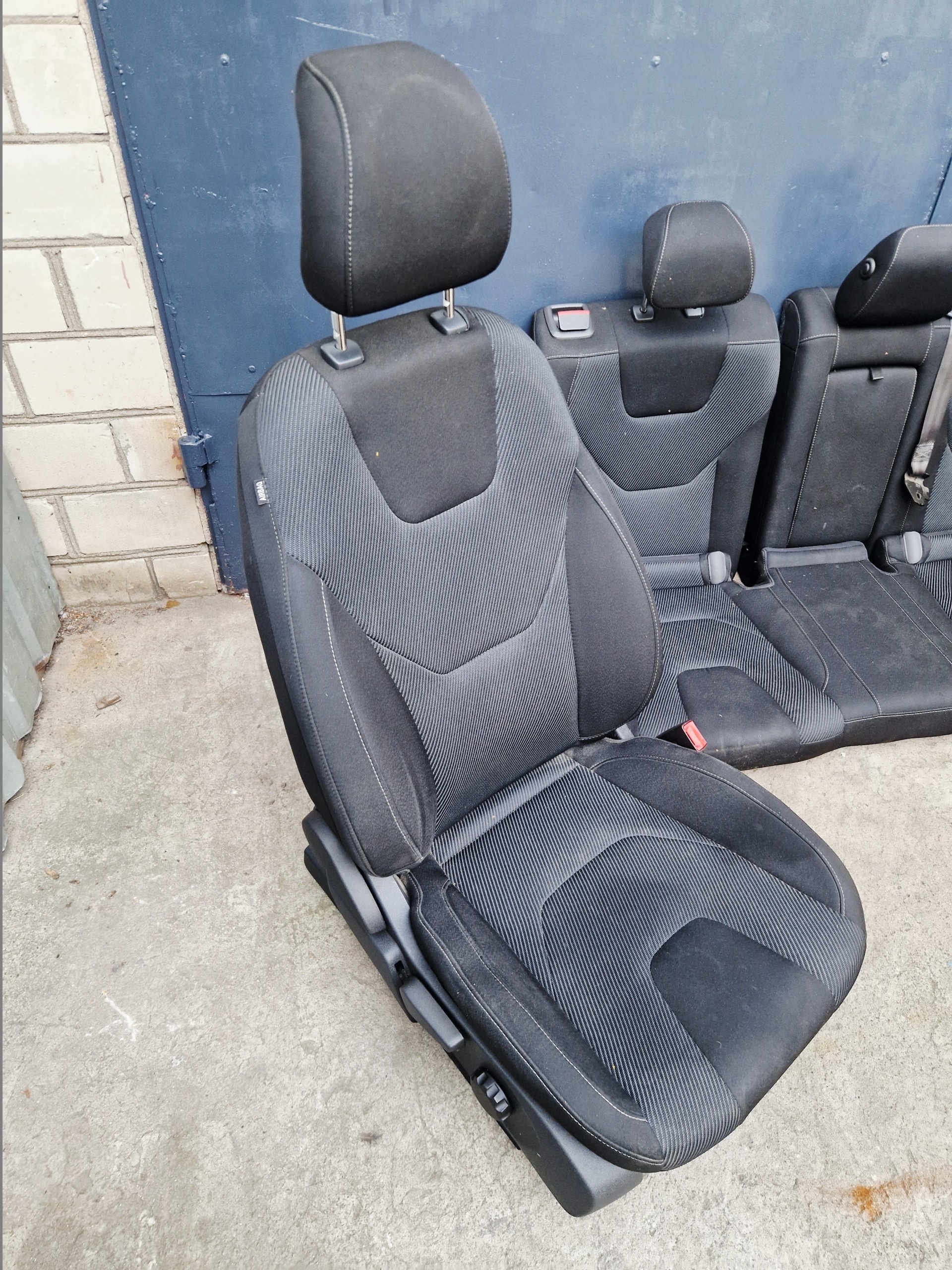 FORD MONDEO MK5 HB 5D sitz KOMPLET