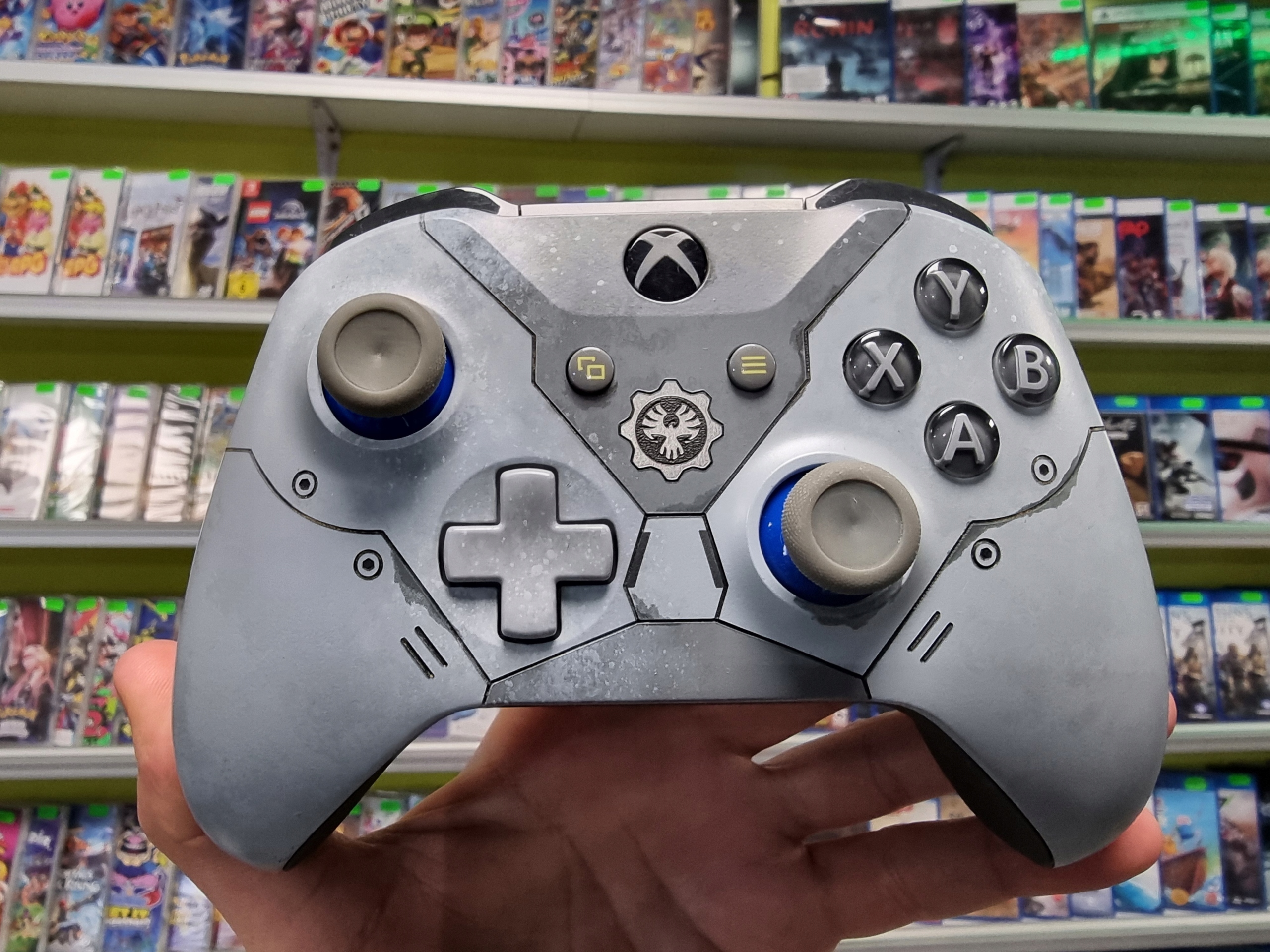 127. PAD KONTROLER XBOX ONE SERIES S X PC GEARS OF WAR 5 EAN (GTIN) 889842251272