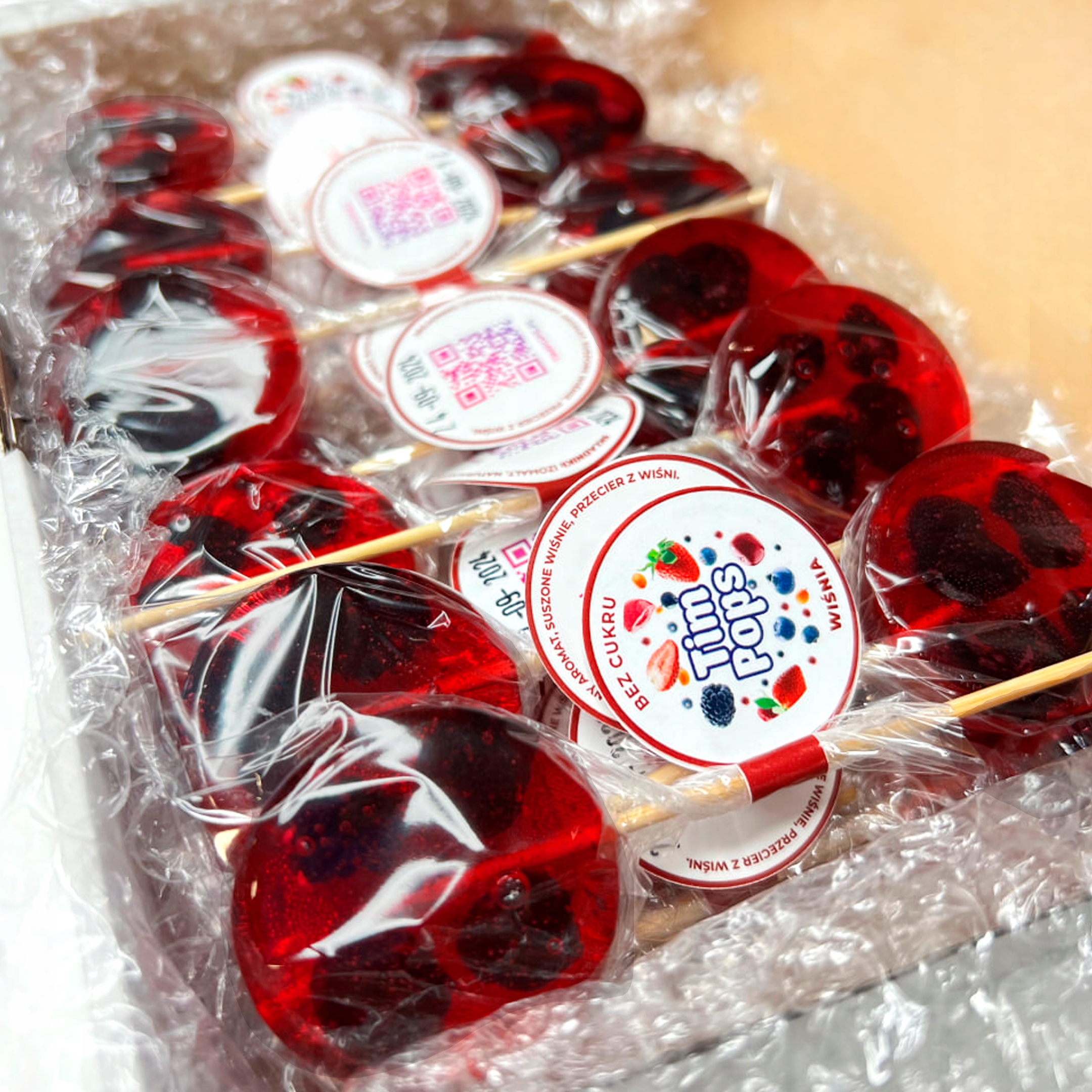 Sada 25 lízátek TimPops (bez cukru) – Višeň – Na Den dětí