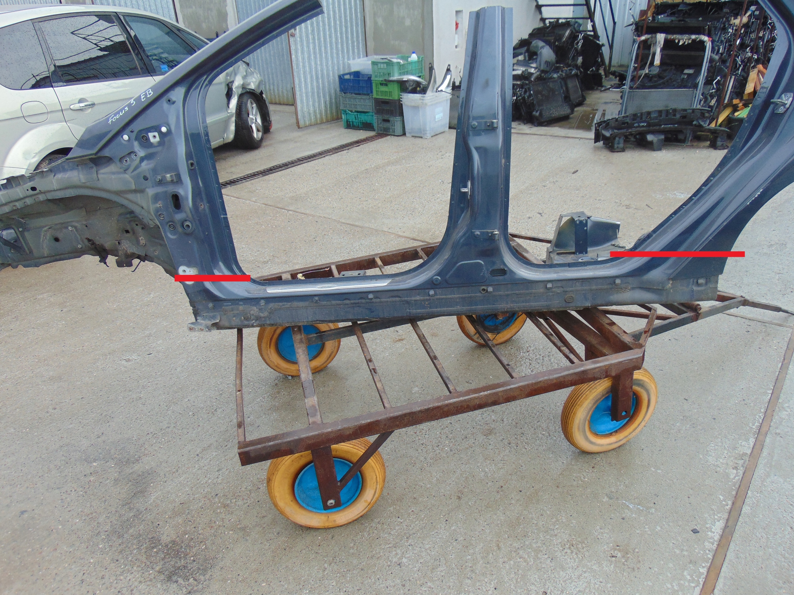 PROG SLUPEK LEWY FORD FOCUS MK3 KOLOR EB