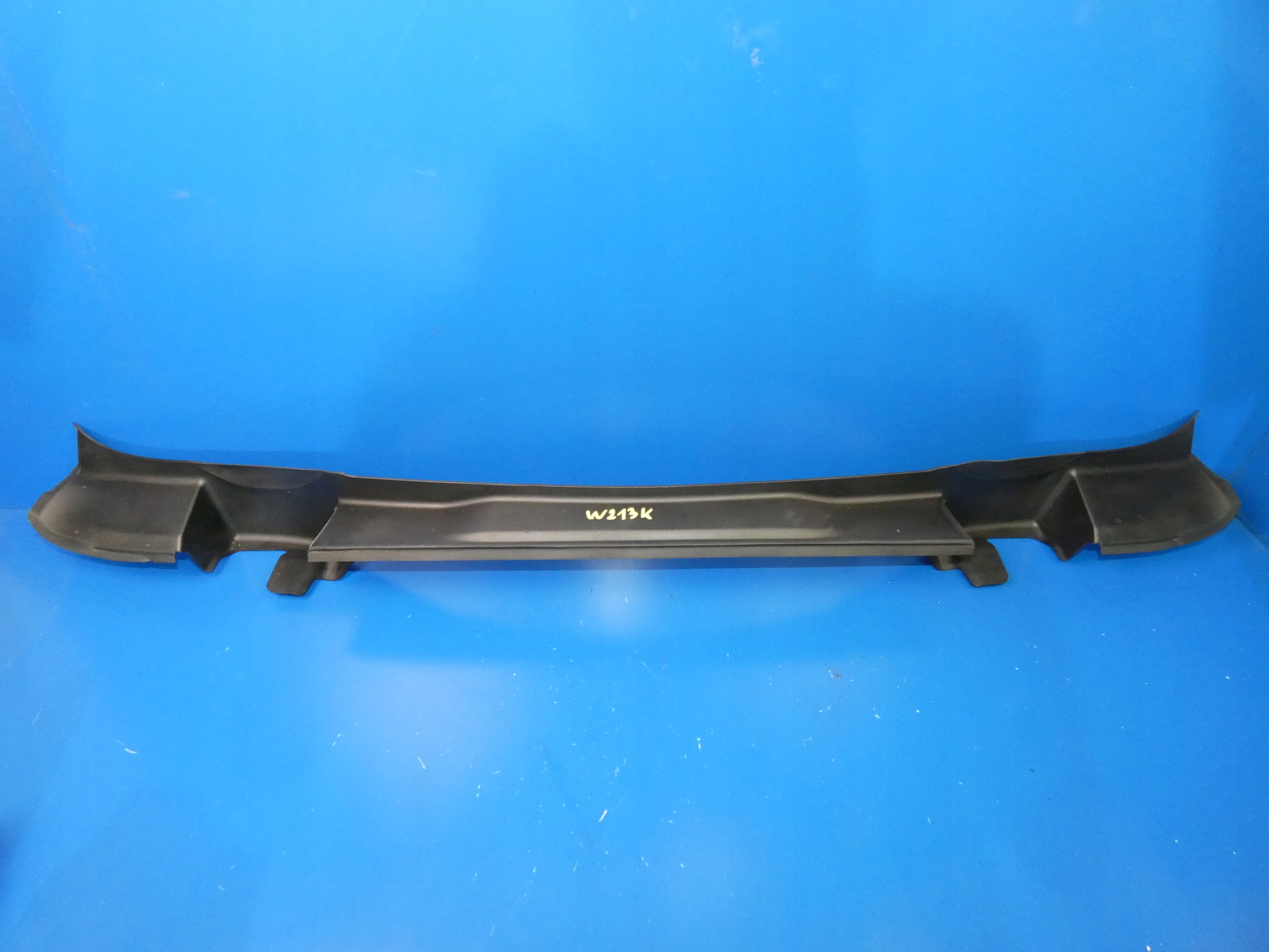 E KLASA W213 KOMBI cover moulding boot rear part