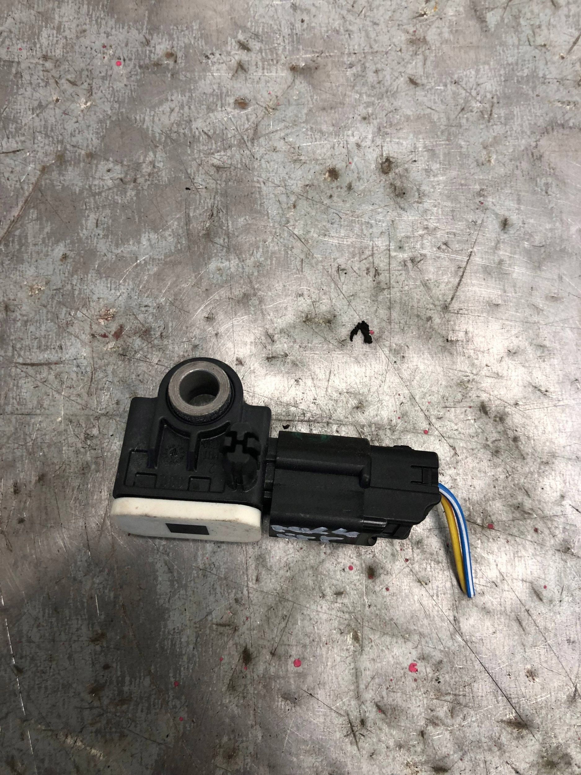 Crashsensor Drucksensor FORD MONDEO MK4 LIFT AM5T-14B342-AA