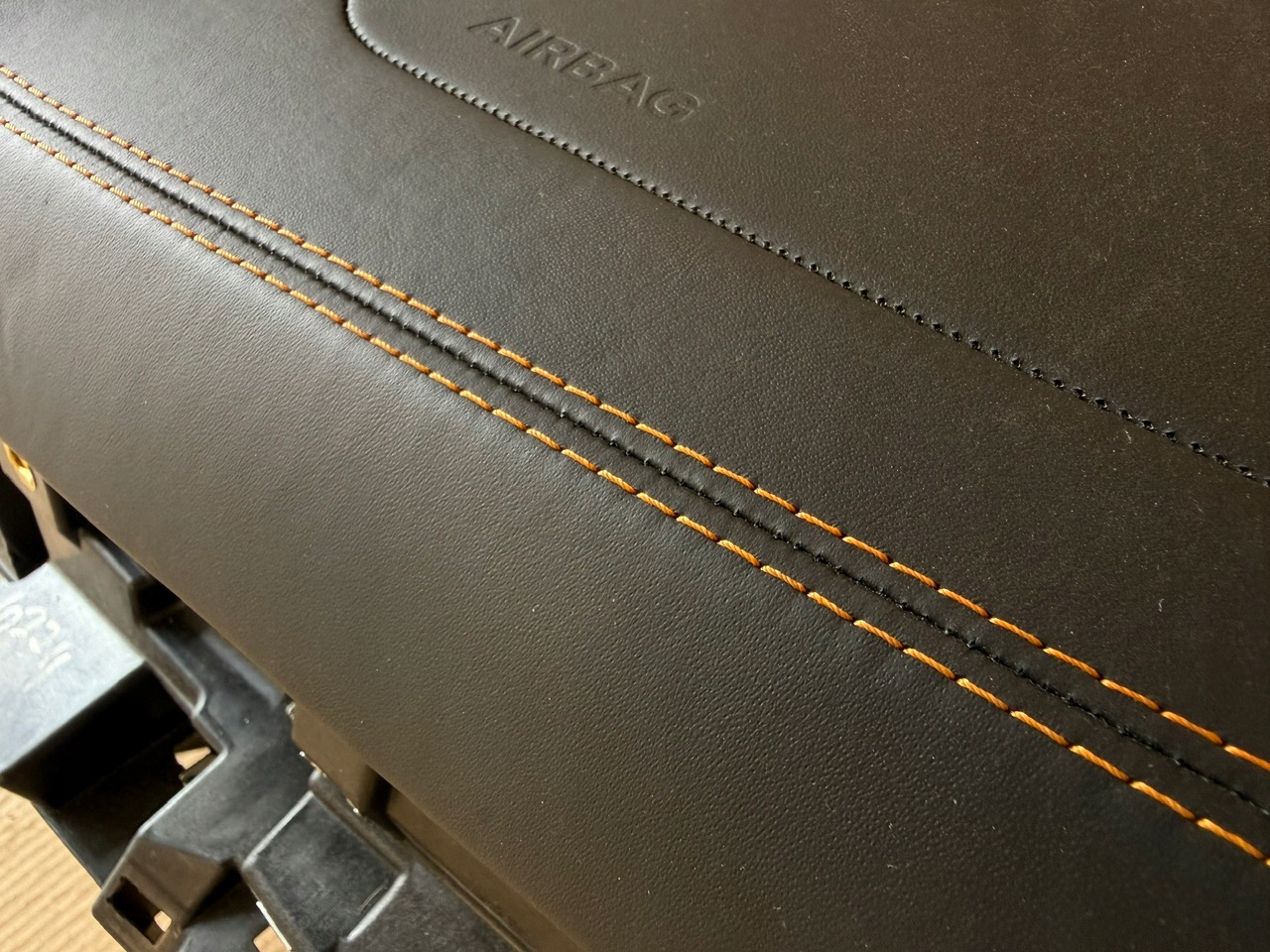 IDEALNA console dashboard leather LAMBORGHINI URUS 1
