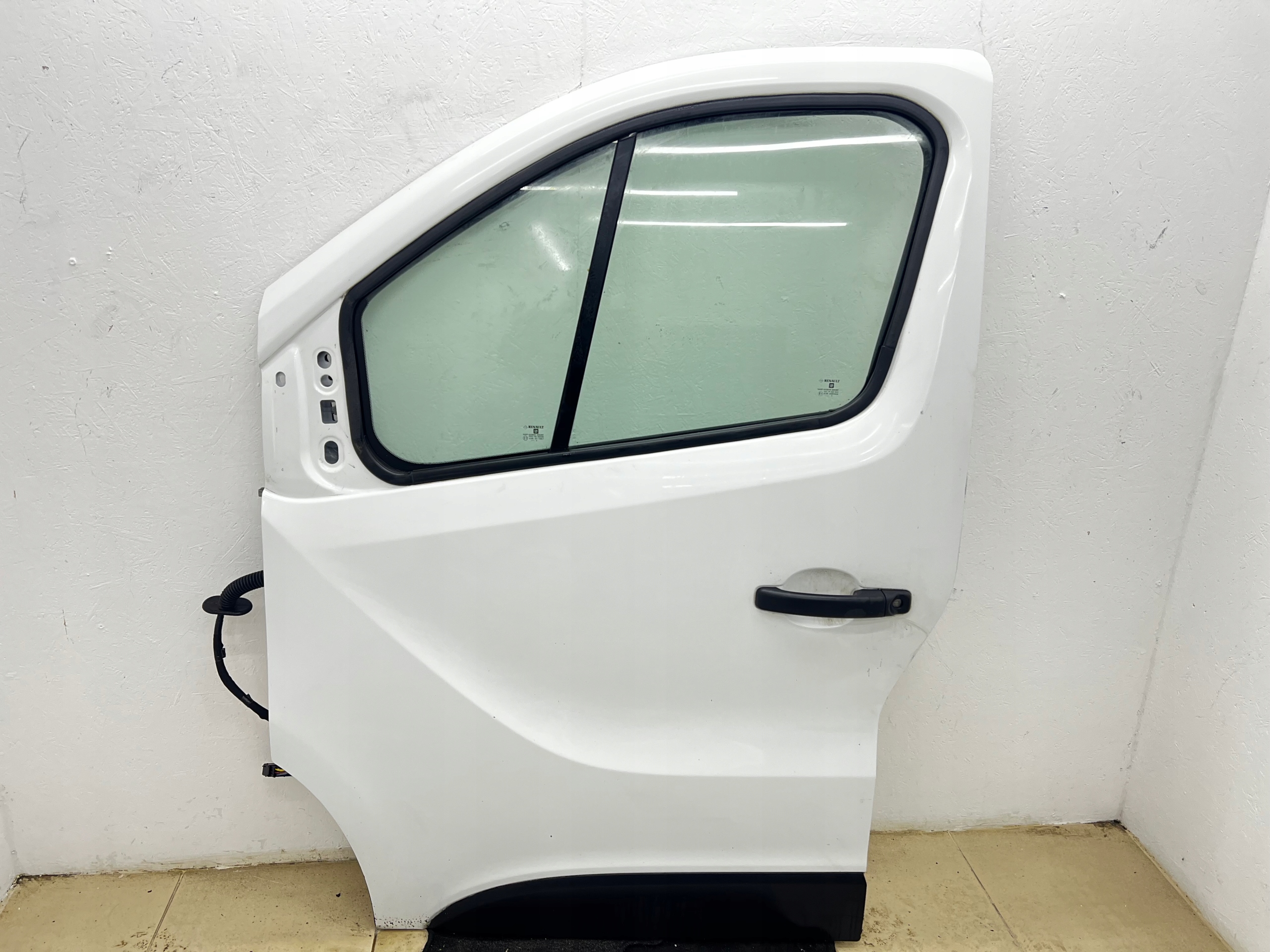 Opel Vivaro B Trafic III 14- left front door L474 original LAKIER