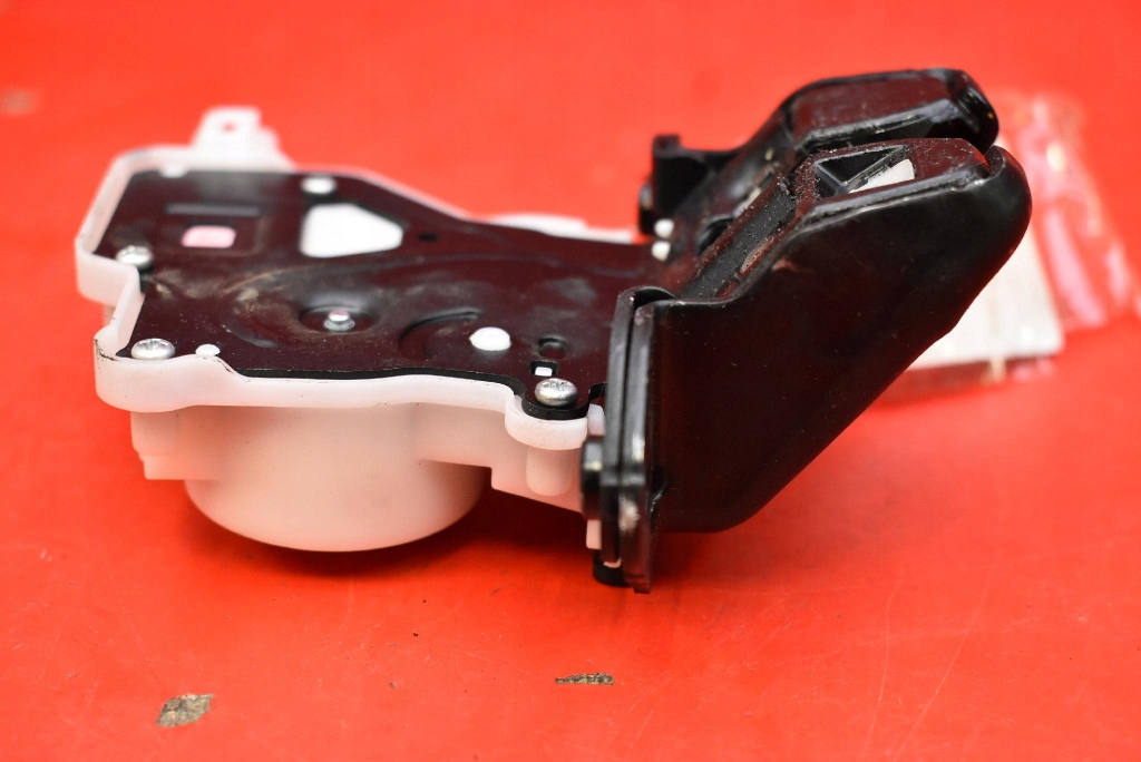 lock bonnet rear part boot NISSAN LEAF 2 II ZE1 17-21