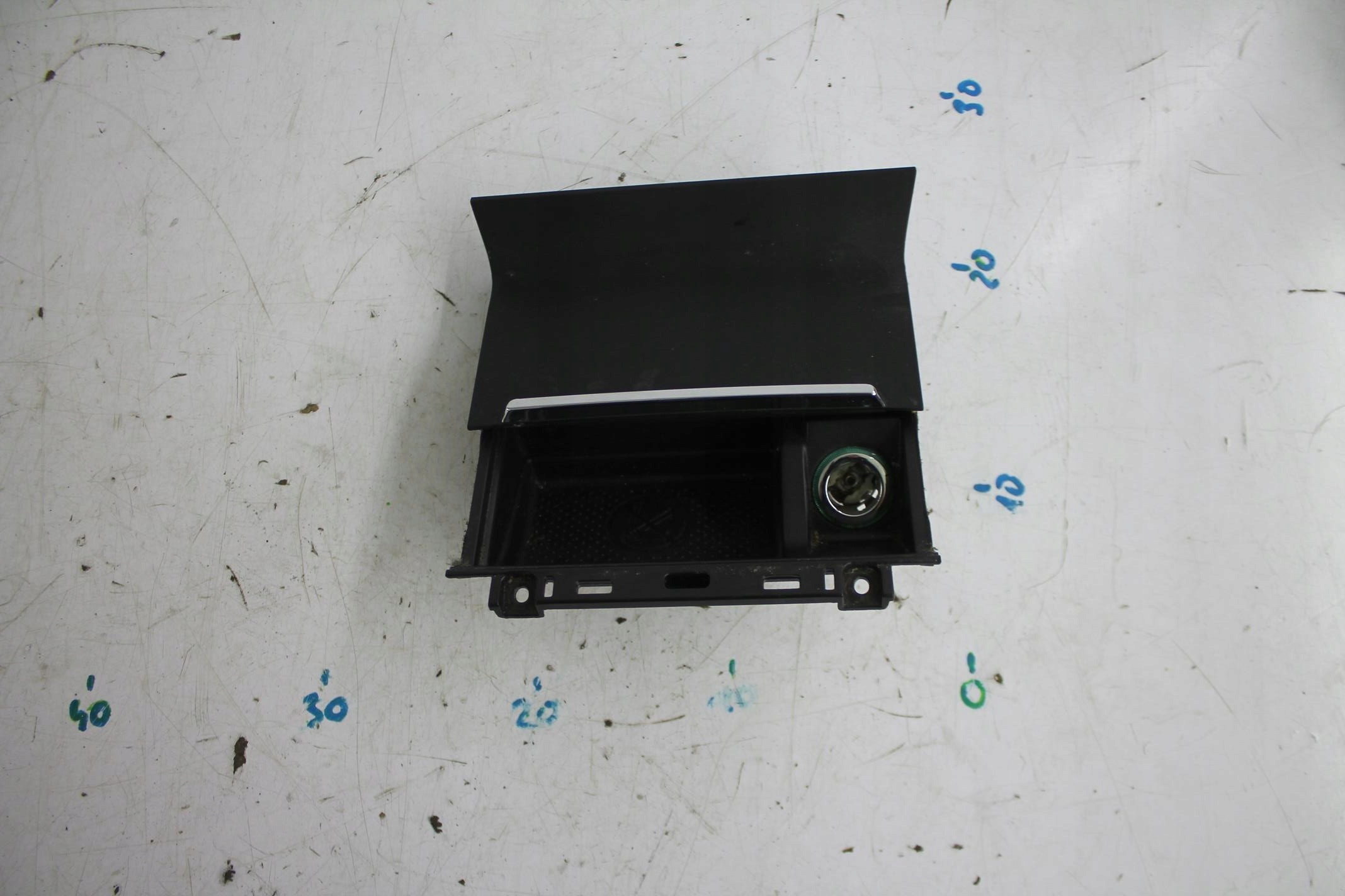 ashtray passenger compartment 3T0857962B SUPERB II 08