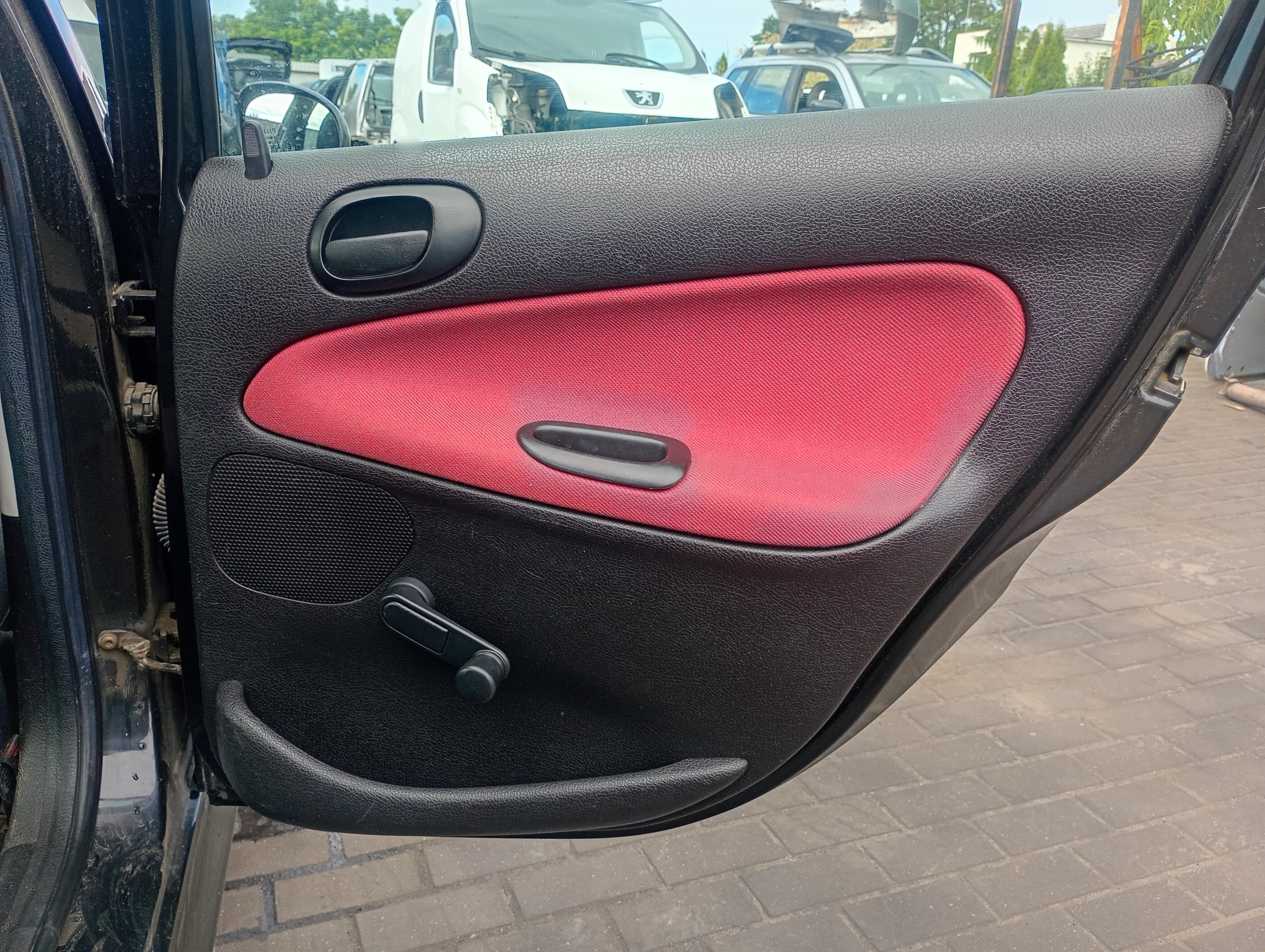 upholstery side right rear part Peugeot 206 SW 02-07
