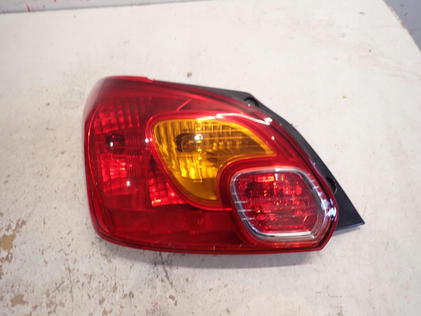 light rear part rear left MITSUBISHI SPACE STAR II 13