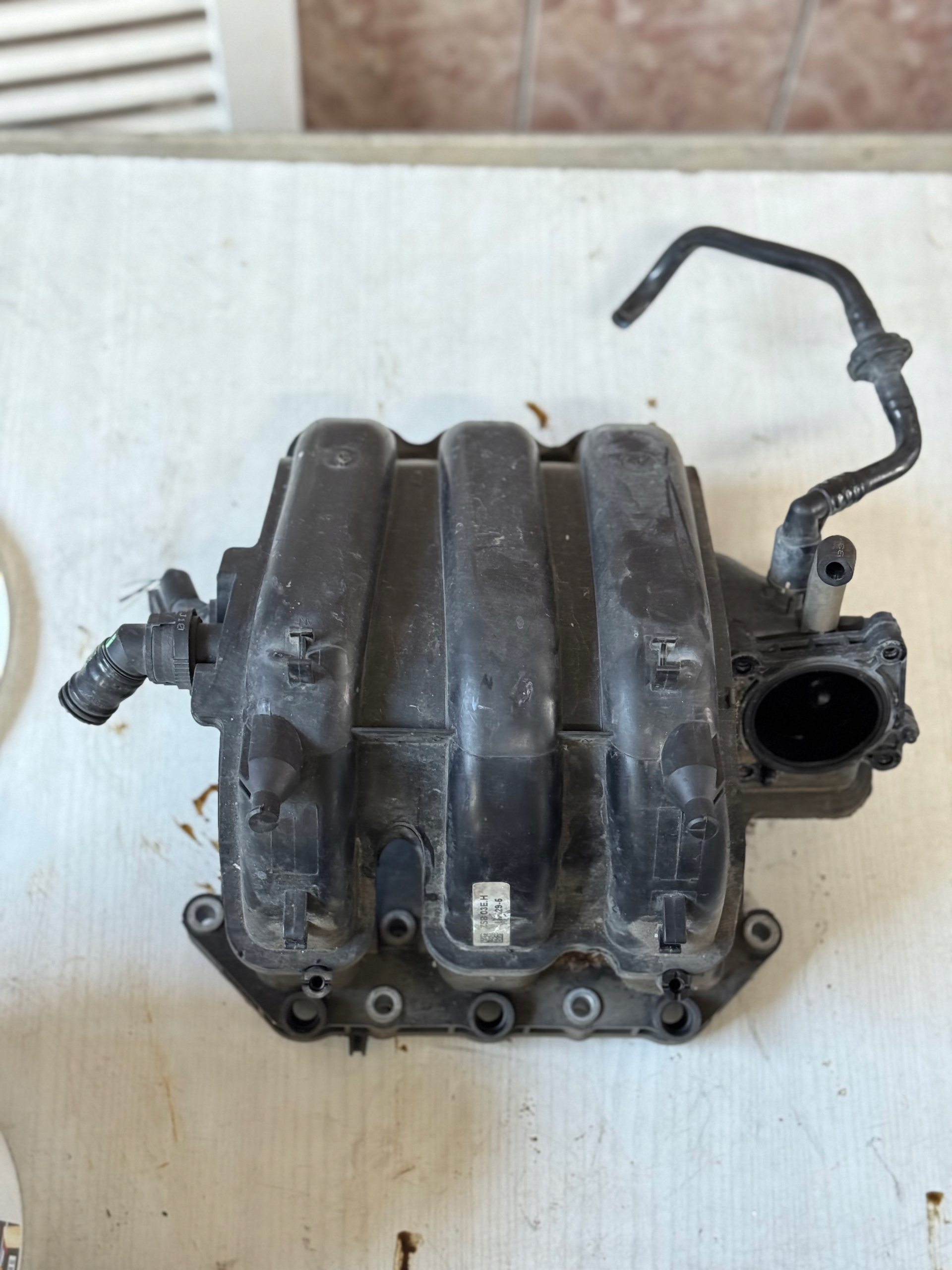 intake manifold SEAT IBIZA IV 1.2 03E129711D