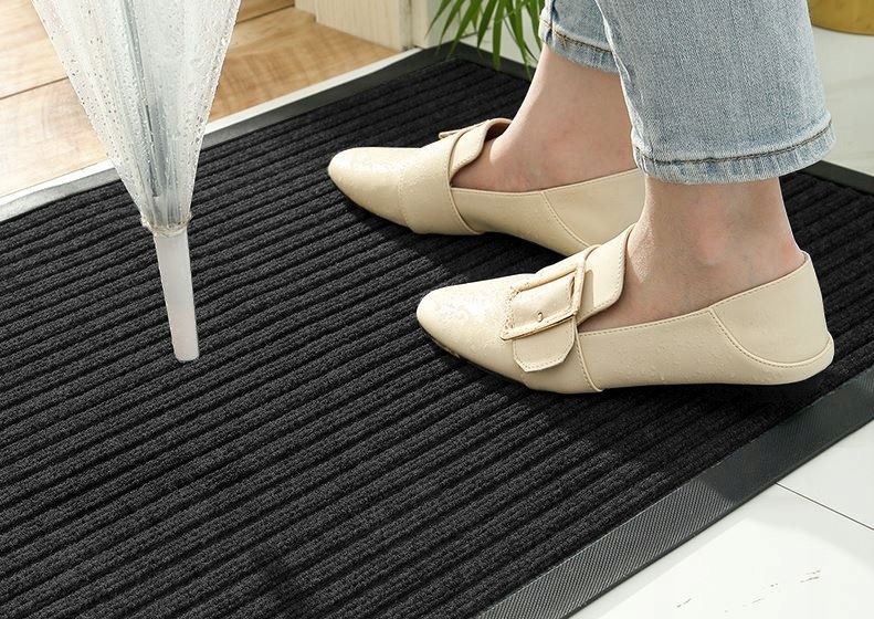 GRUBA WYCIERACZKA DO BUTÓW ZEWNĘTRZNA 80 x 120 CM Materiał pvc tekstylna