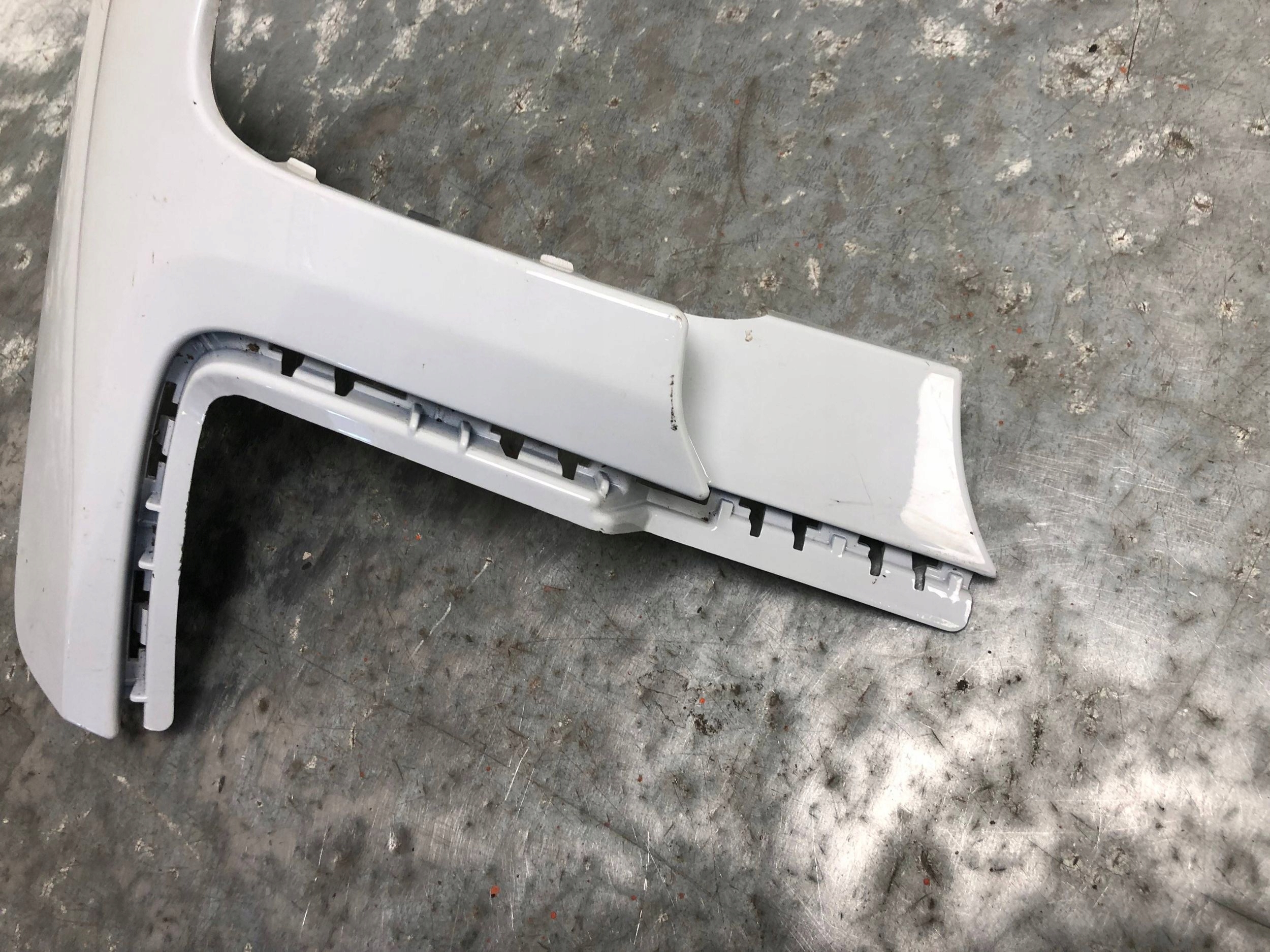 Ecke der Stoßstange links heck MINI F60 7389379