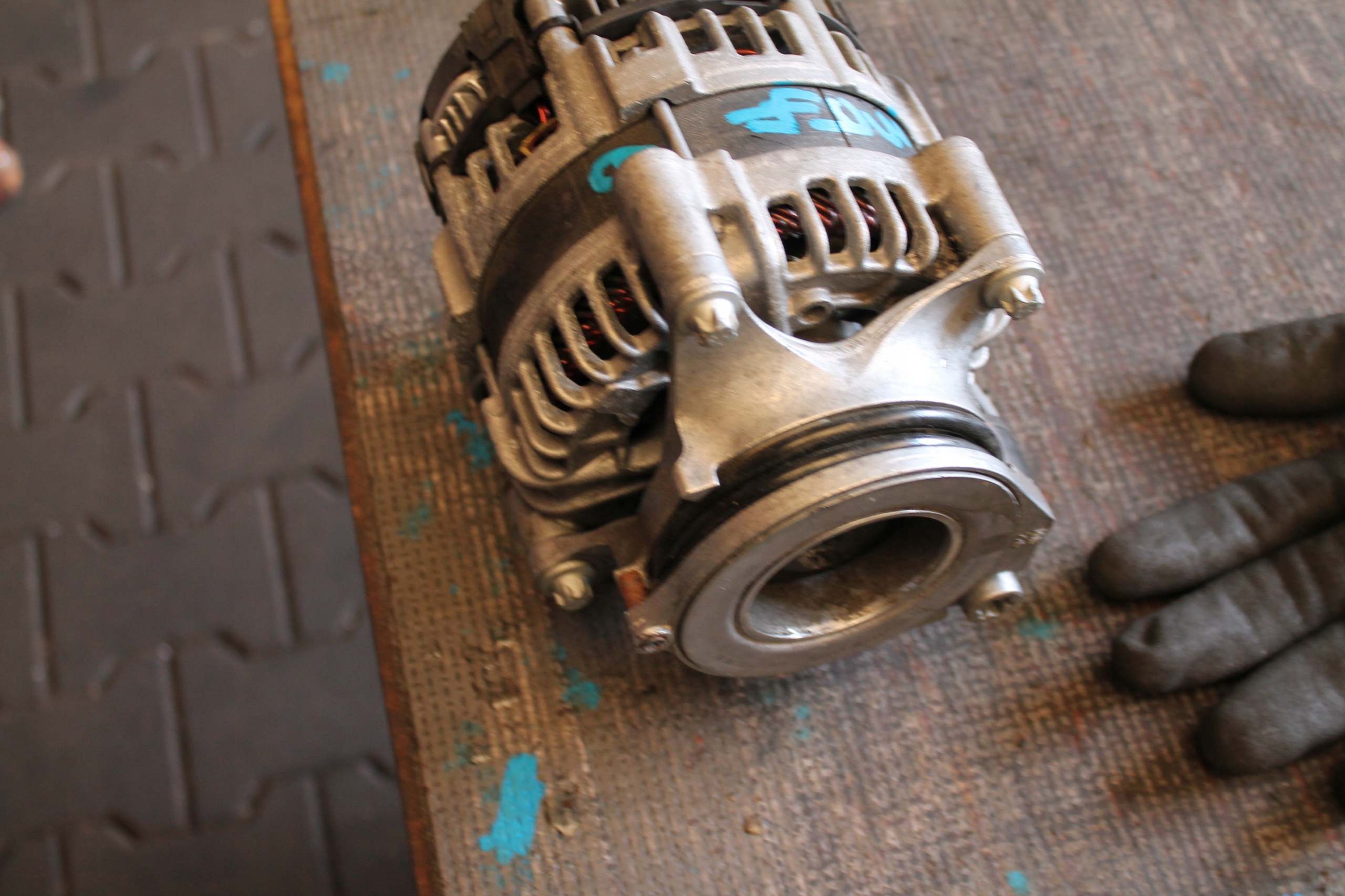 3946. ALTERNATOR MERCEDES A0009062309