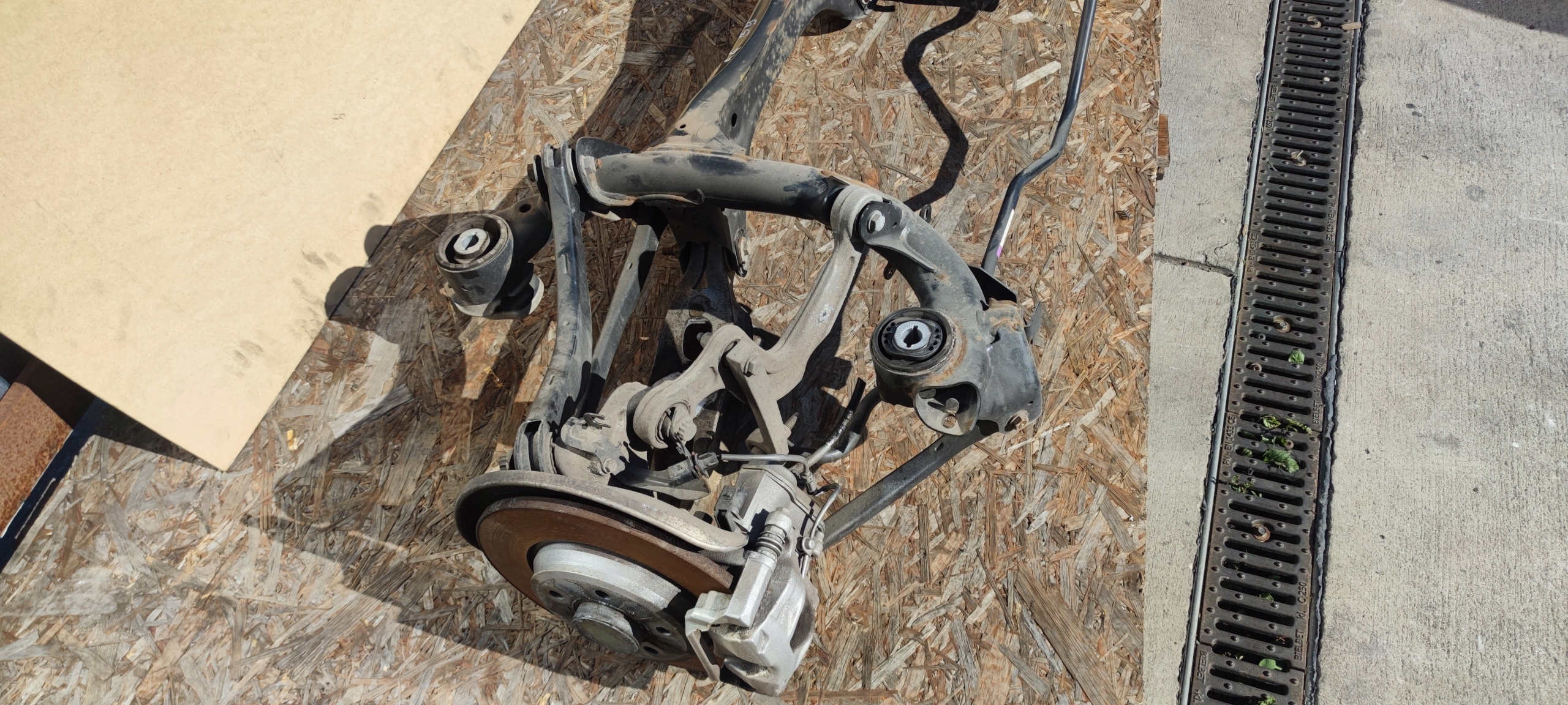 axle beam subframe rear part KOMPLET AUDI A4 B9 A5 8W0505235S